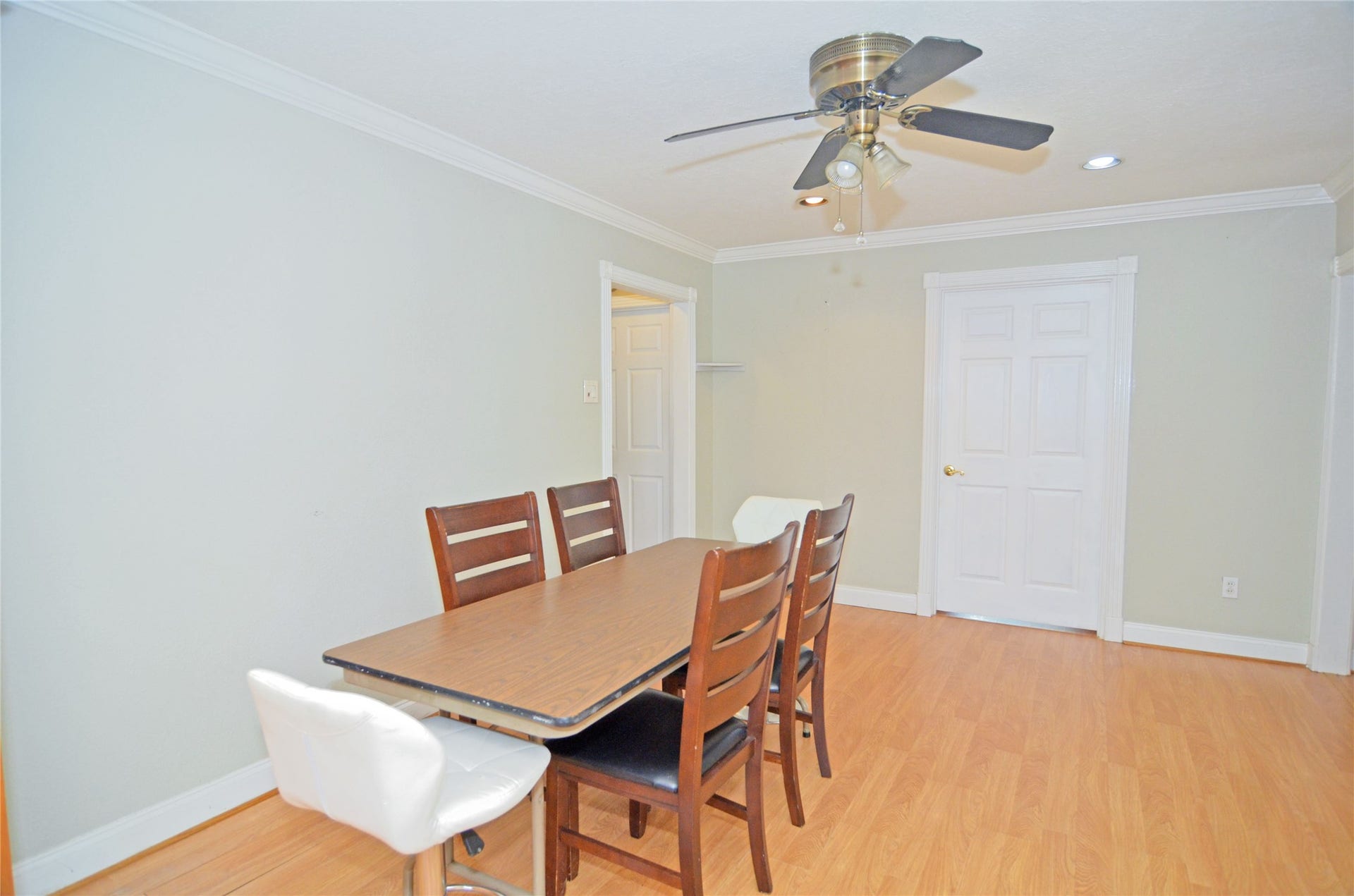 2719 Sweetgum Street, Pasadena, TX 77502 Dining room