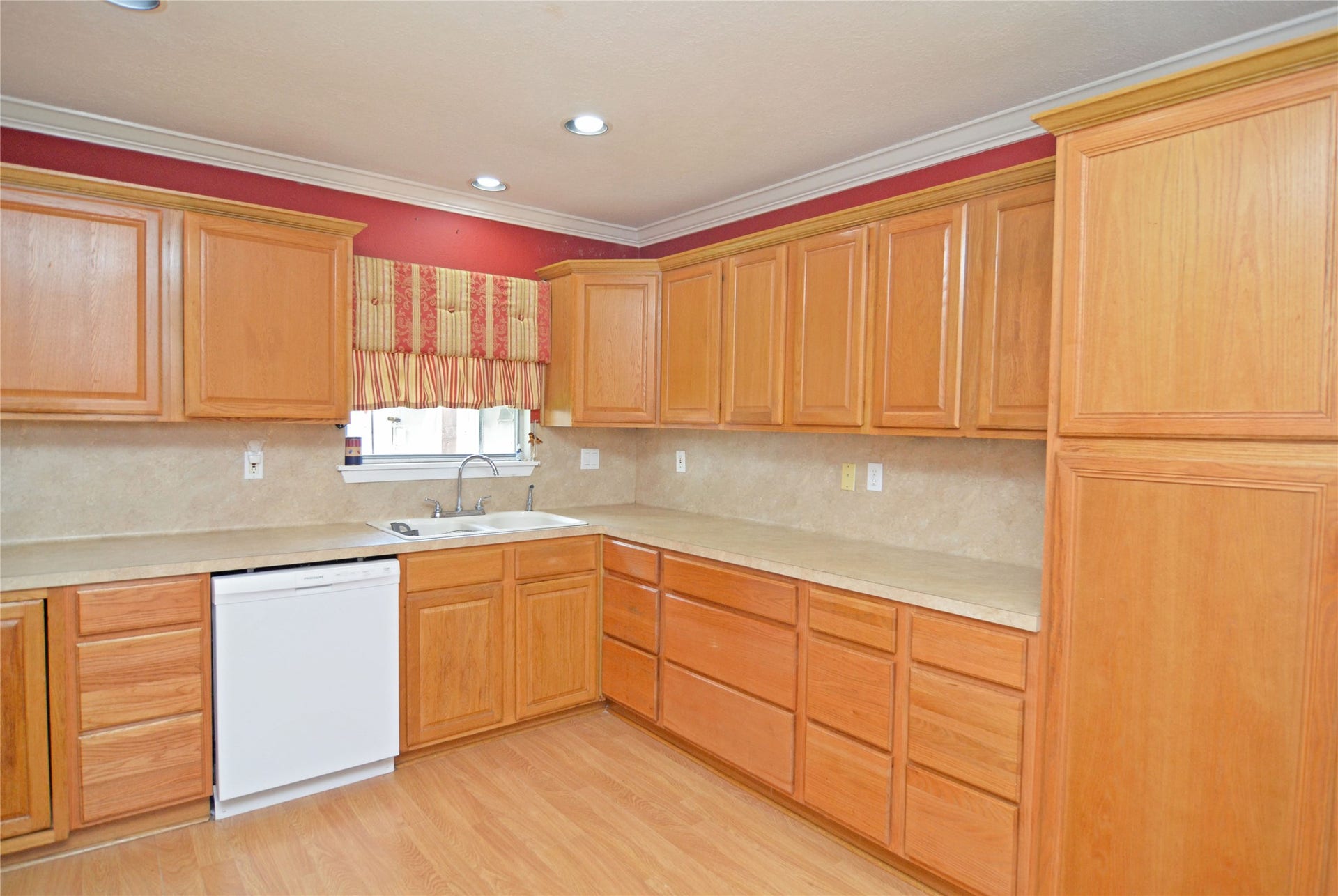 2719 Sweetgum Street, Pasadena, TX 77502 2719 Sweetgum Street, Pasadena, TX 77502