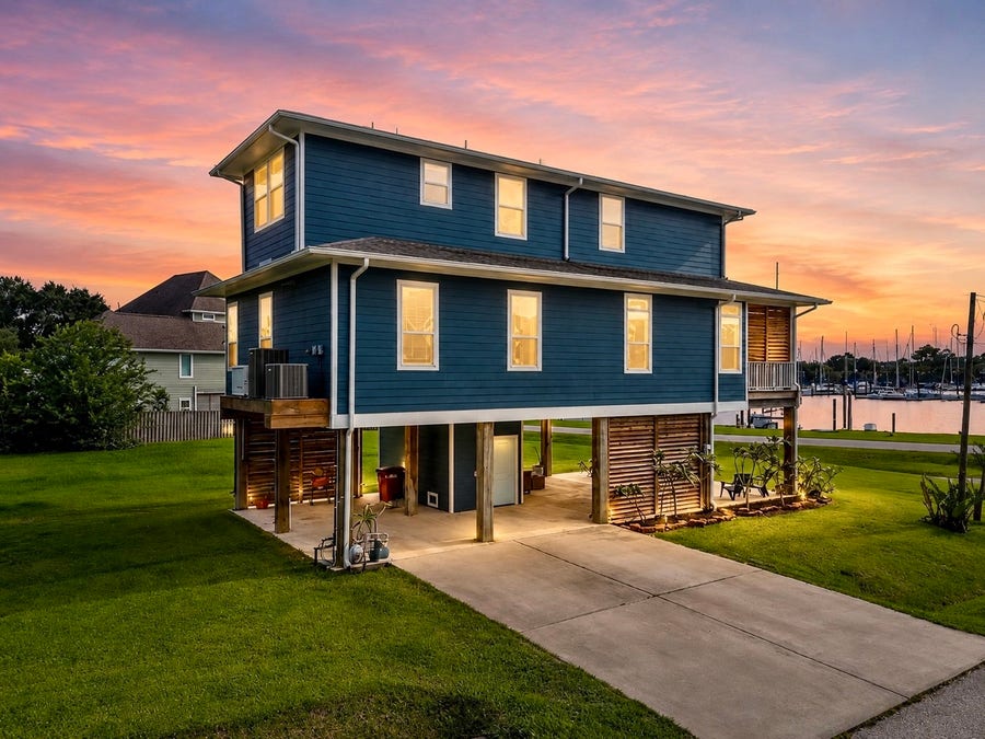 Property photo for 403 W Shore Drive, Clear Lake Shores, TX