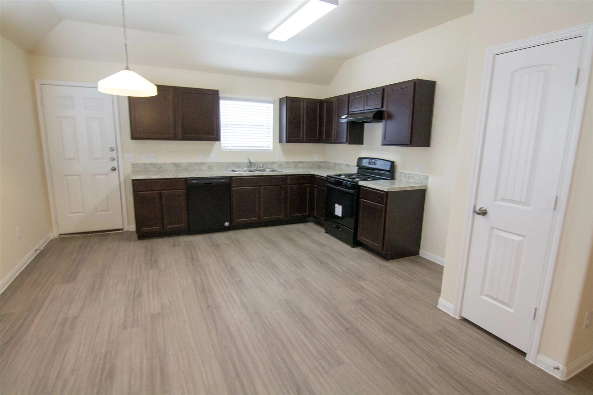 Photos may be representative of the floor plan and not the exact home. Finishes, layout, and features of the actual property for lease may vary.