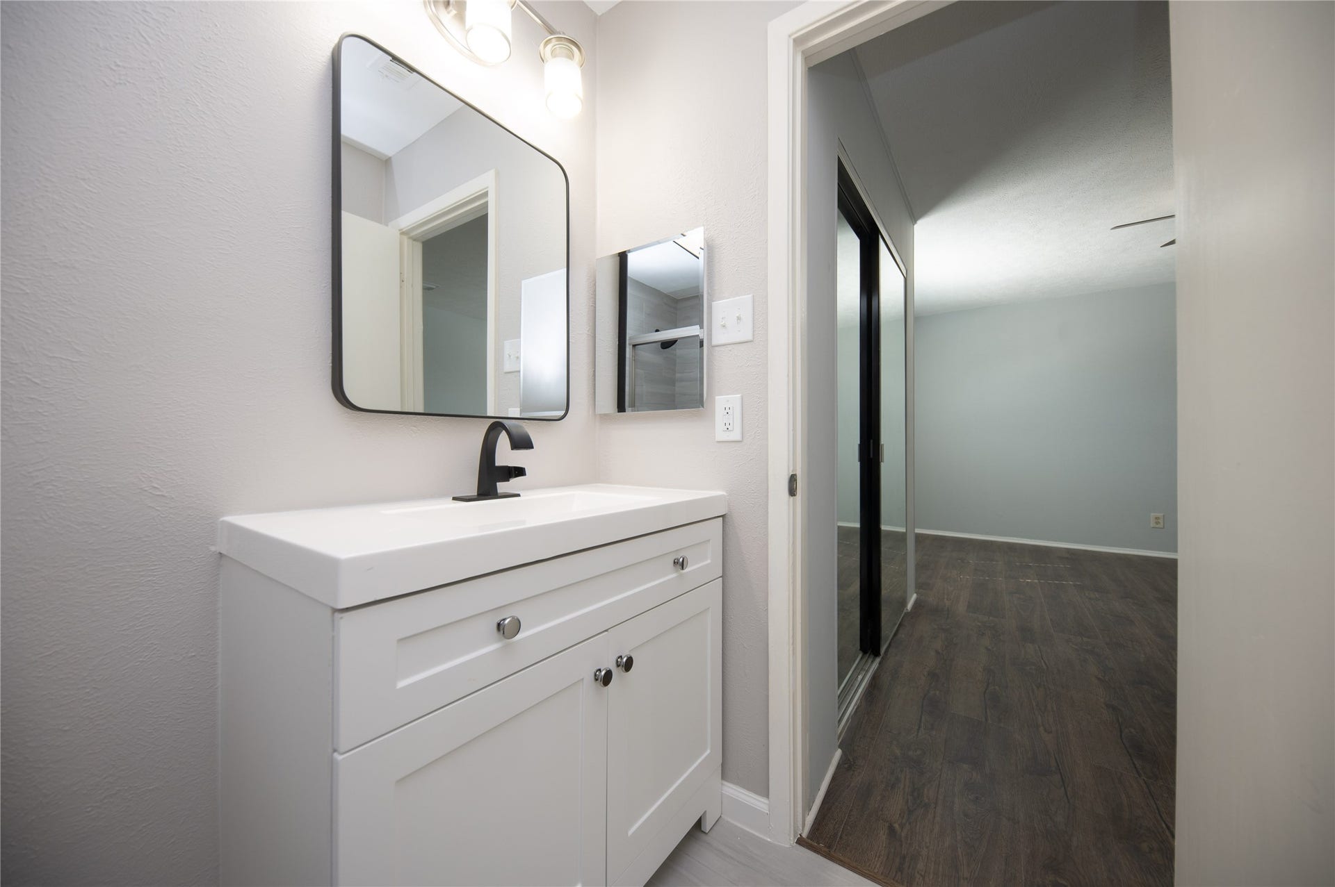 4220 Belle Park Drive, Houston, TX 77072 4220 Belle Park Drive, Houston, TX 77072
