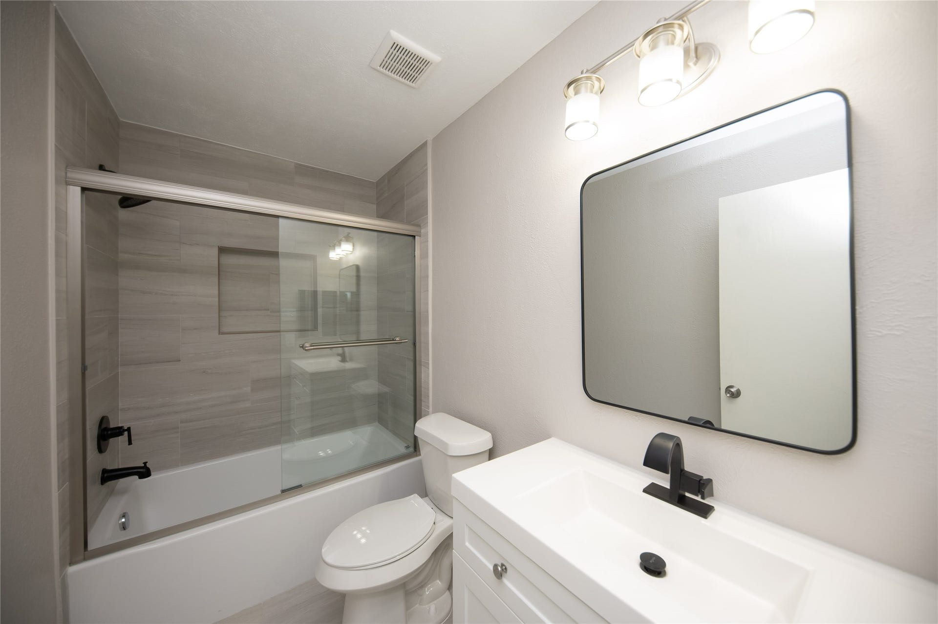 4220 Belle Park Drive, Houston, TX 77072 4220 Belle Park Drive, Houston, TX 77072