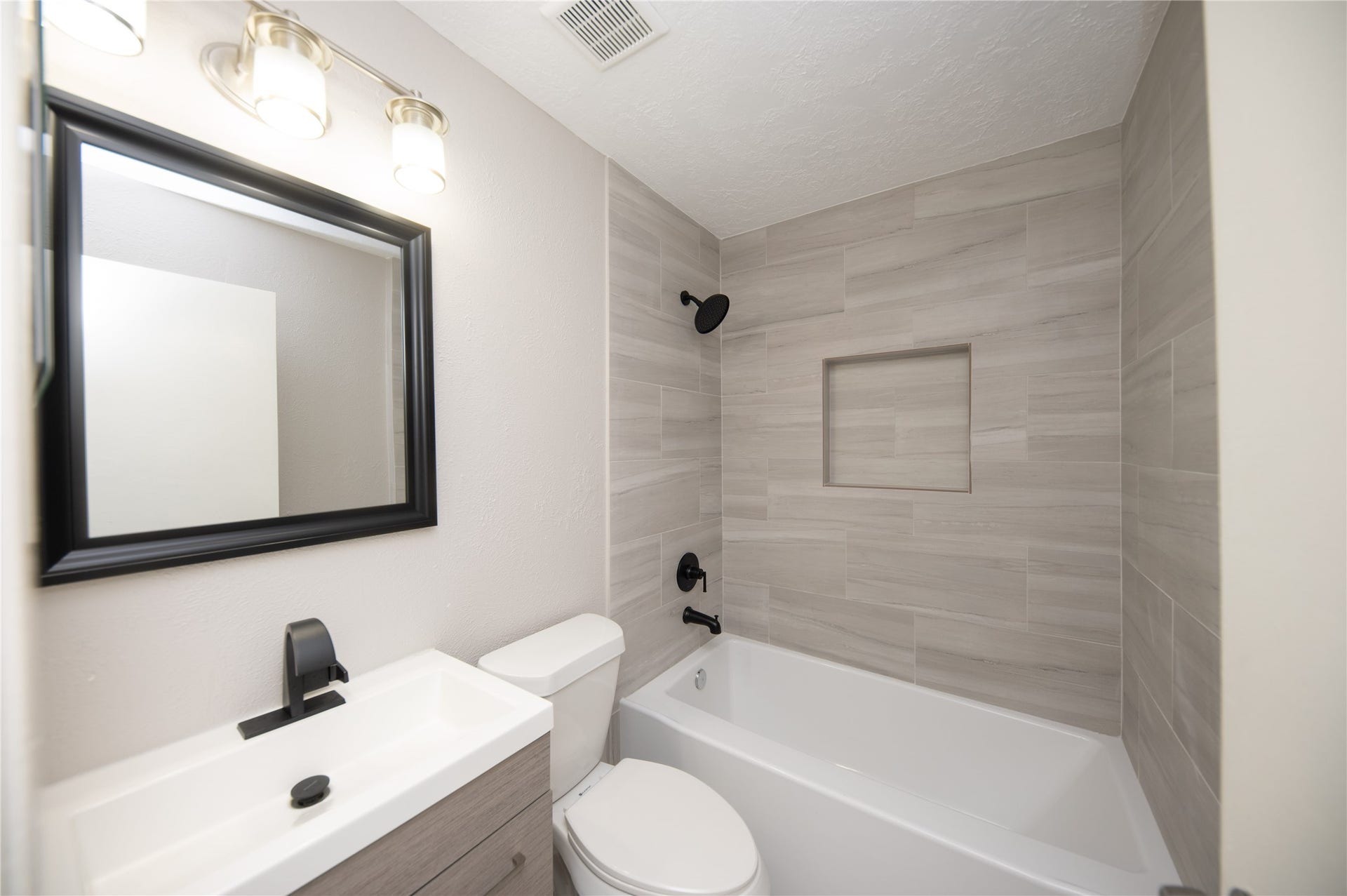 4220 Belle Park Drive, Houston, TX 77072 4220 Belle Park Drive, Houston, TX 77072