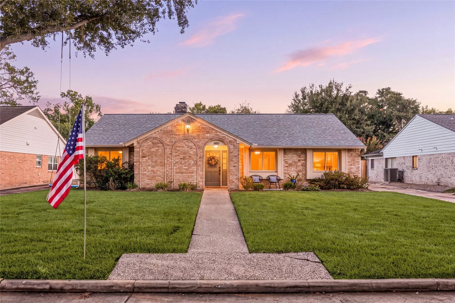 Property photo for 14511 Chadbourne Drive, Houston, TX