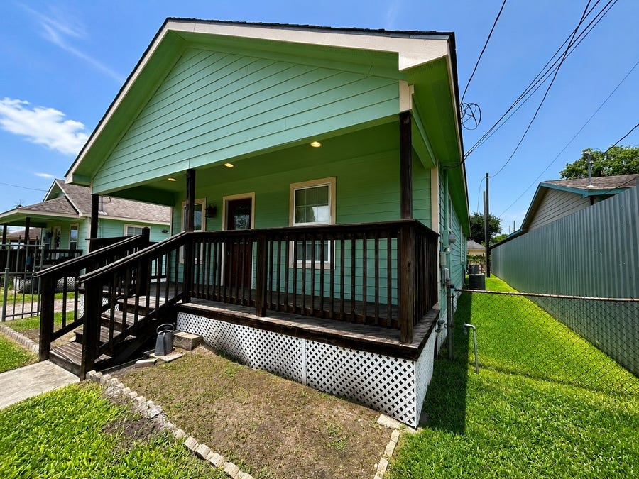 Property photo for 713 E 32nd Street, Houston, TX
