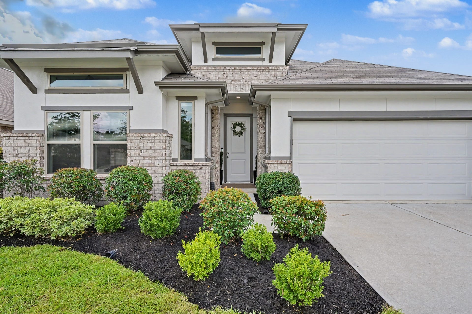32034 August Woods Way, Conroe, TX 77385 Professionally landscaped