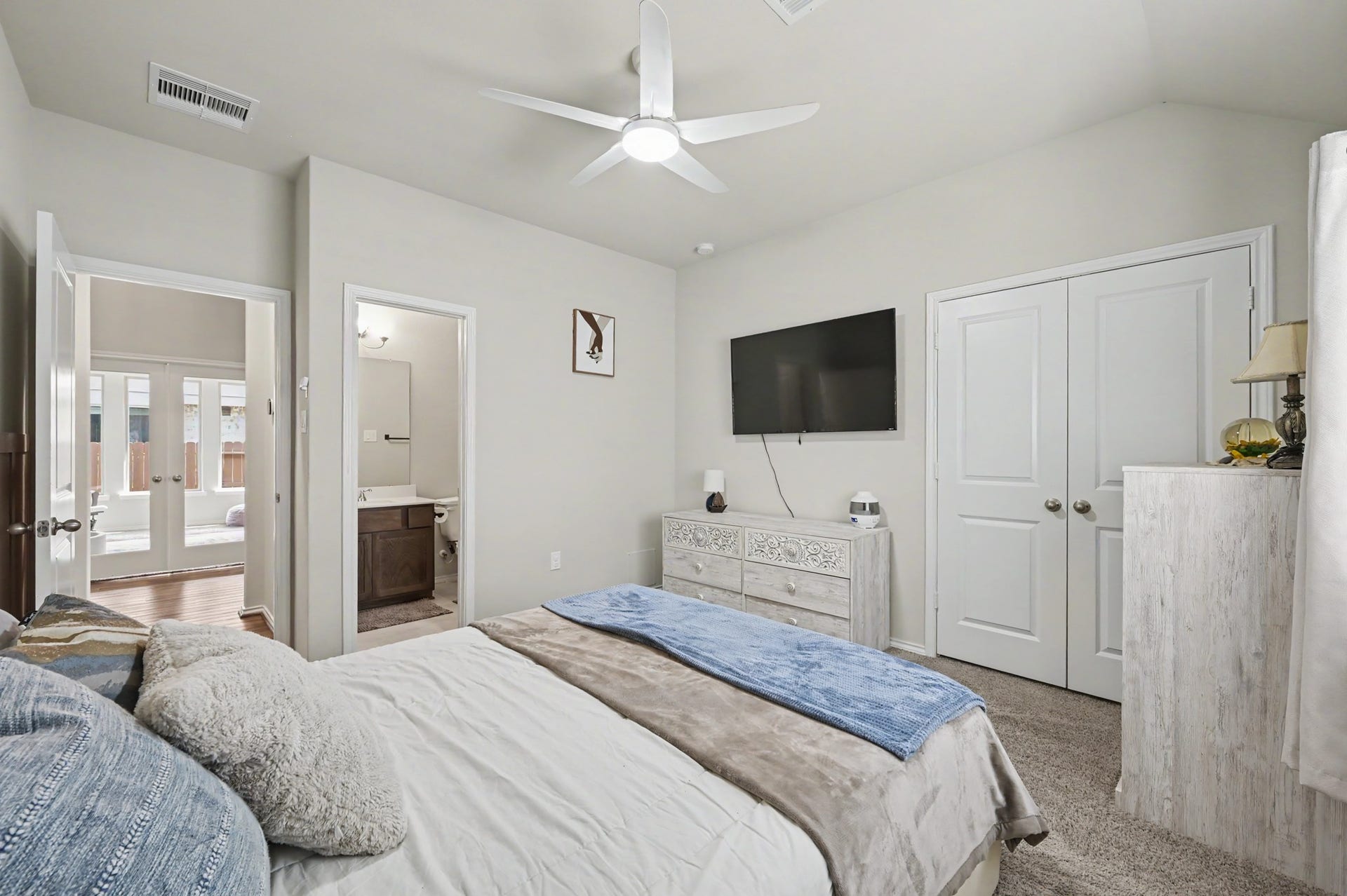 32034 August Woods Way, Conroe, TX 77385 View of en-suite bath