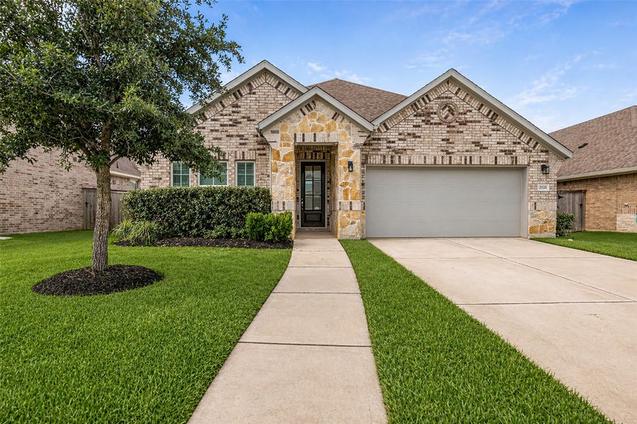 Property photo for 2510 Hatton Terrace Lane, Pearland, TX