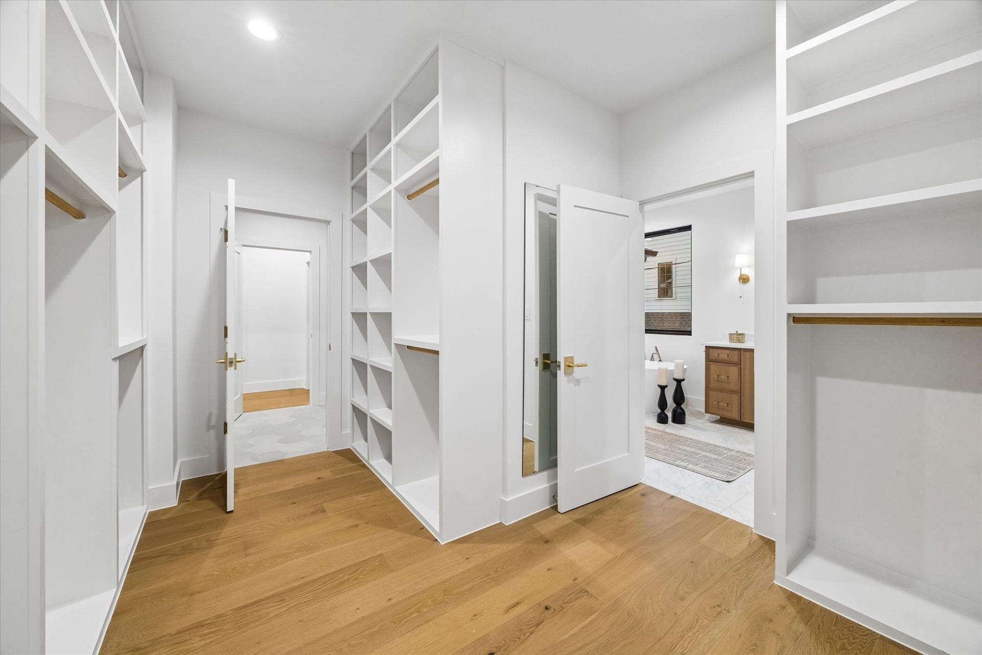 2250 Bartlett Street, Houston, TX 77098 2250 Bartlett Street, Houston, TX 77098