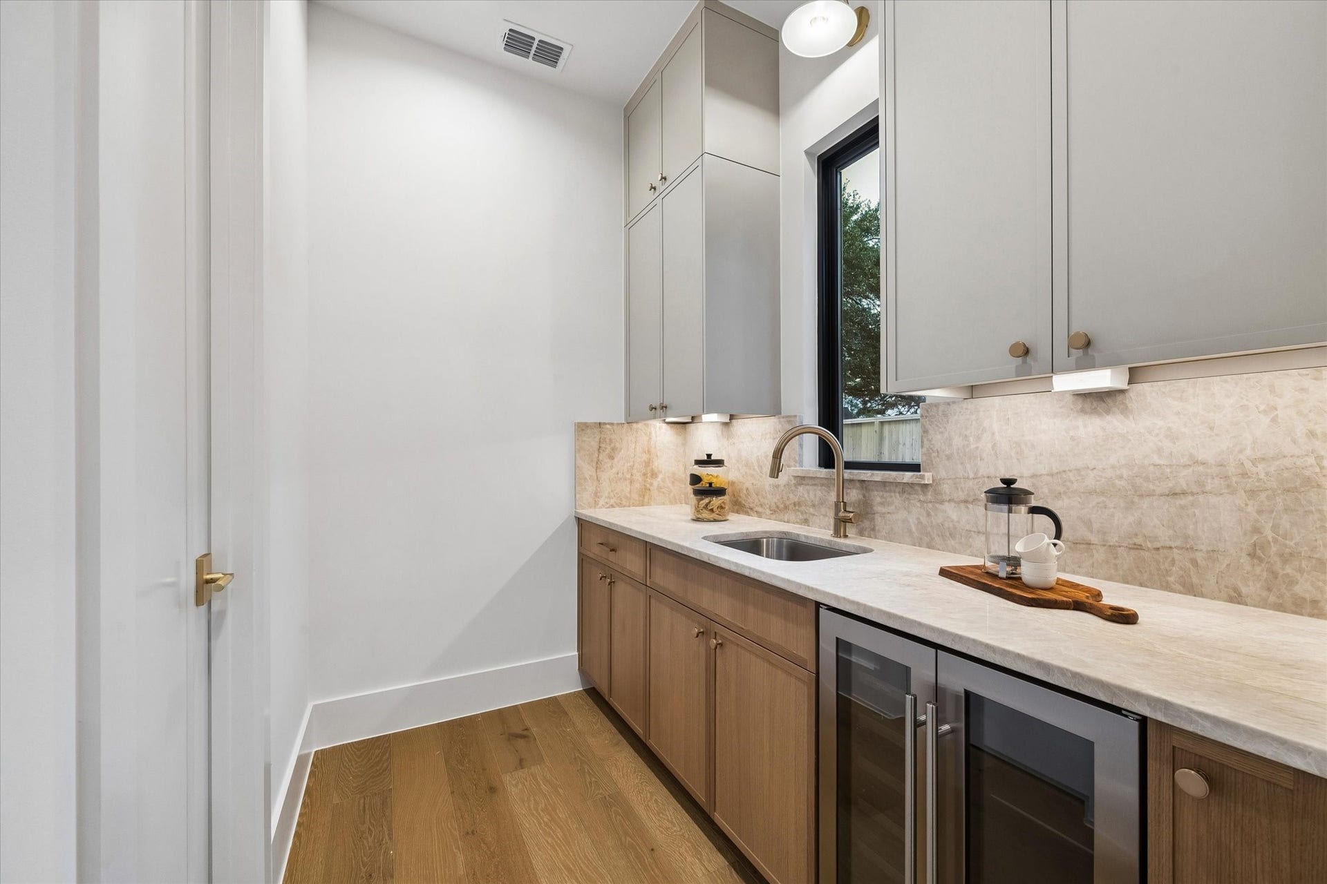 2250 Bartlett Street, Houston, TX 77098 2250 Bartlett Street, Houston, TX 77098