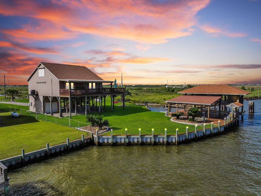 Property photo for 1301 N Monkhouse Drive, Crystal Beach, TX