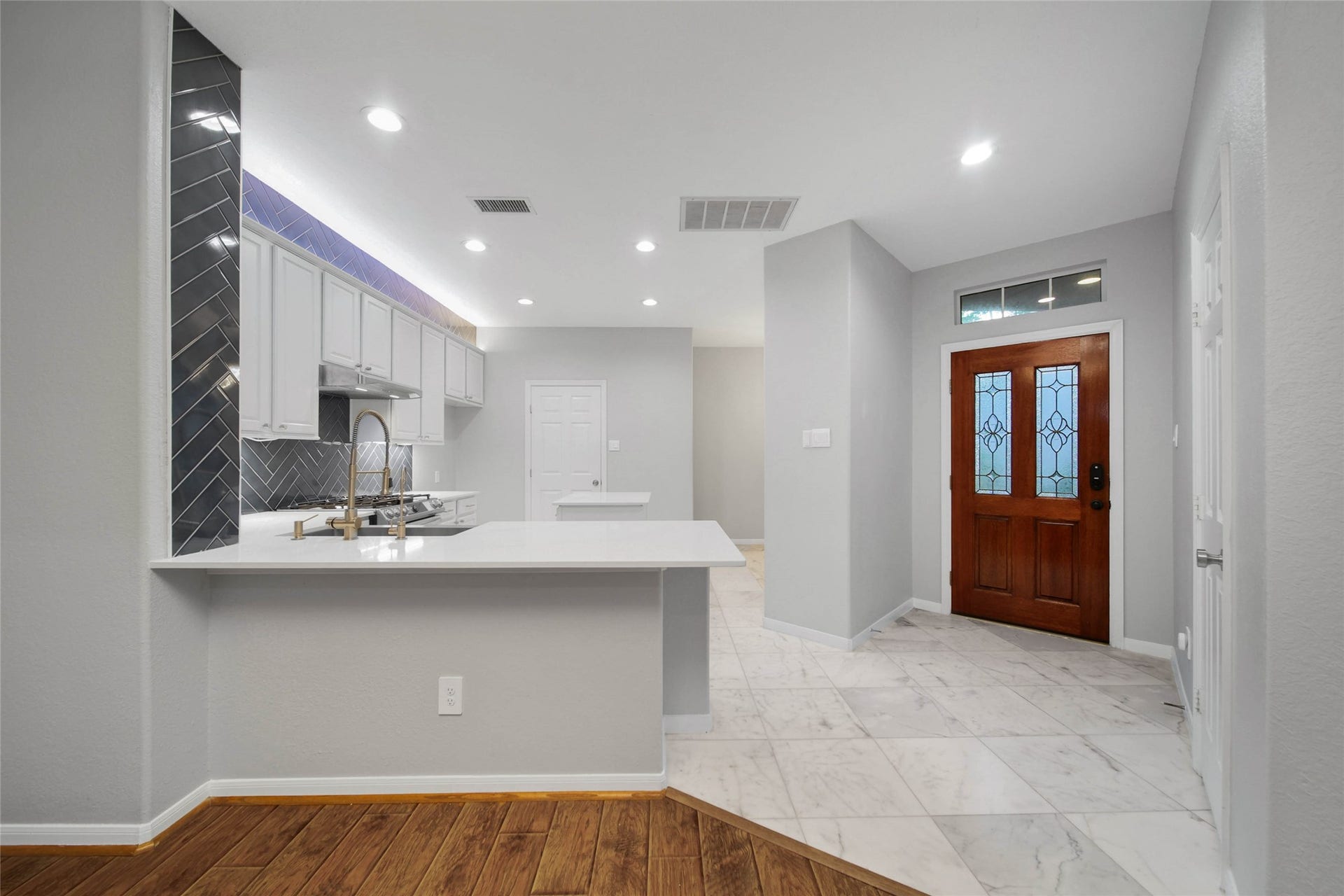 38 W Greenhill Terrace Place, Spring, TX 77382