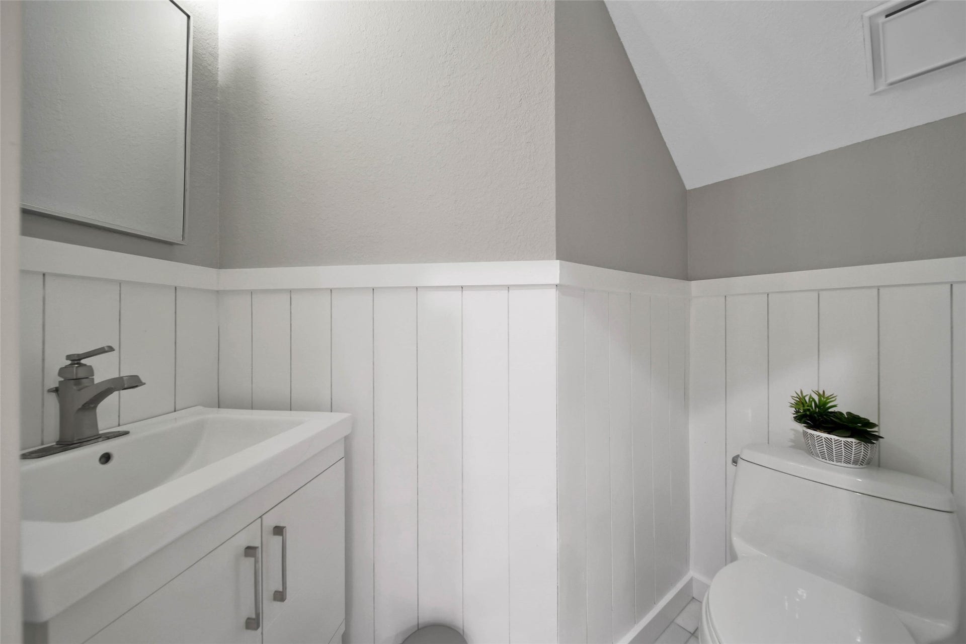 38 W Greenhill Terrace Place, Spring, TX 77382