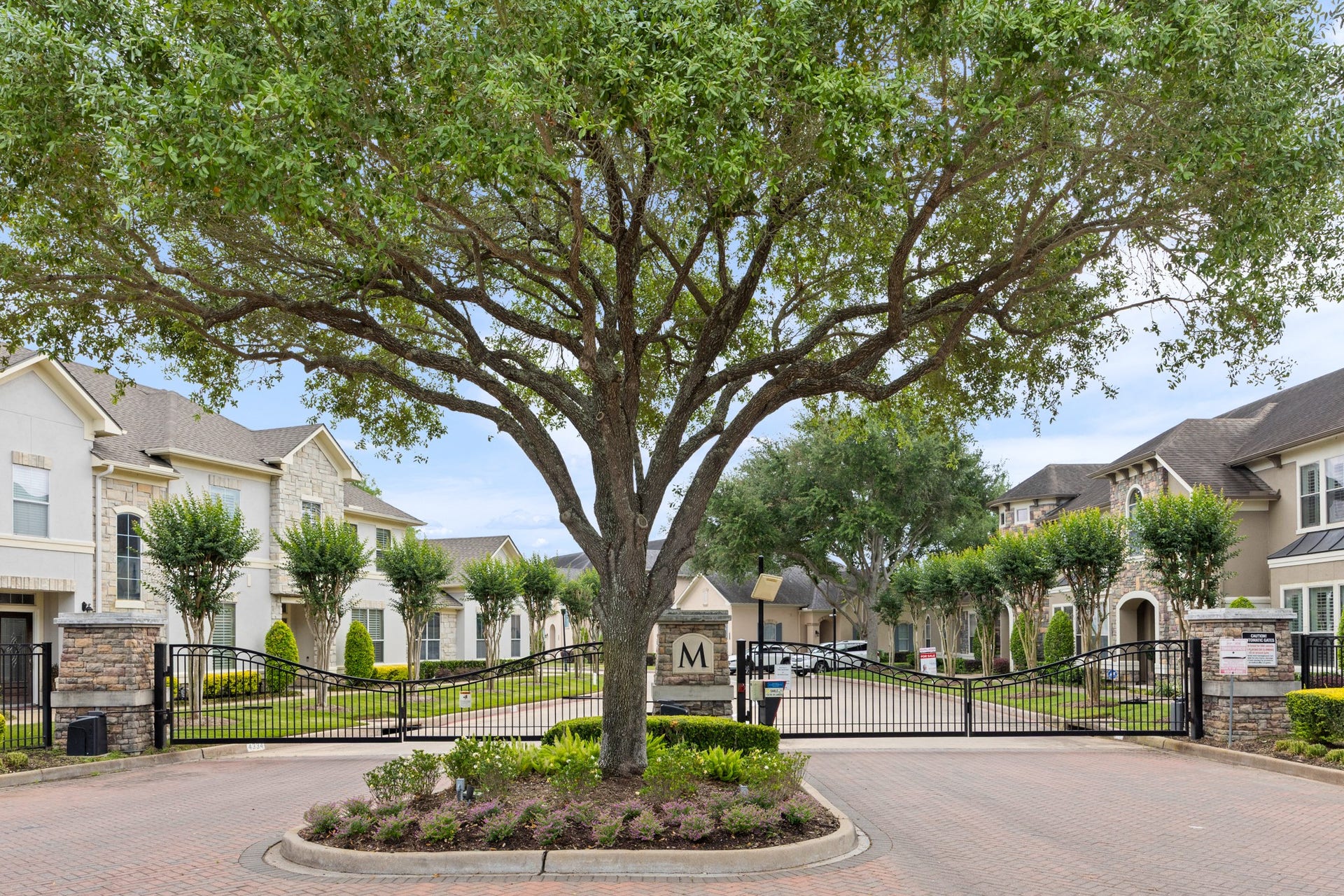 4315 Serenade Terrace Drive, Missouri City, TX 77459 Welcome to your gated residential community with well-maintained landscaping and a central tree-lined entrance. The neighborhood features stylish, multi-story homes and townhomes and a secure entry, ideal for privacy and exclusivity.