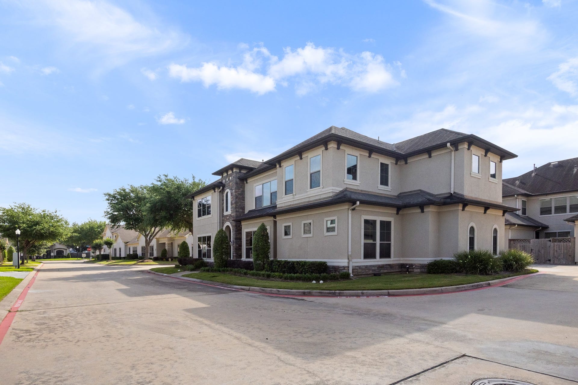 4315 Serenade Terrace Drive, Missouri City, TX 77459 The Manors of Riverstone offers all the amenities and features of the Award Winning Masterplanned Community or Riverstone, amazing location, incredible schools, and private luxury living in a gated community!