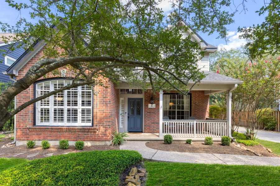 Property photo for 6 N Cochrans Green Circle, The Woodlands, TX