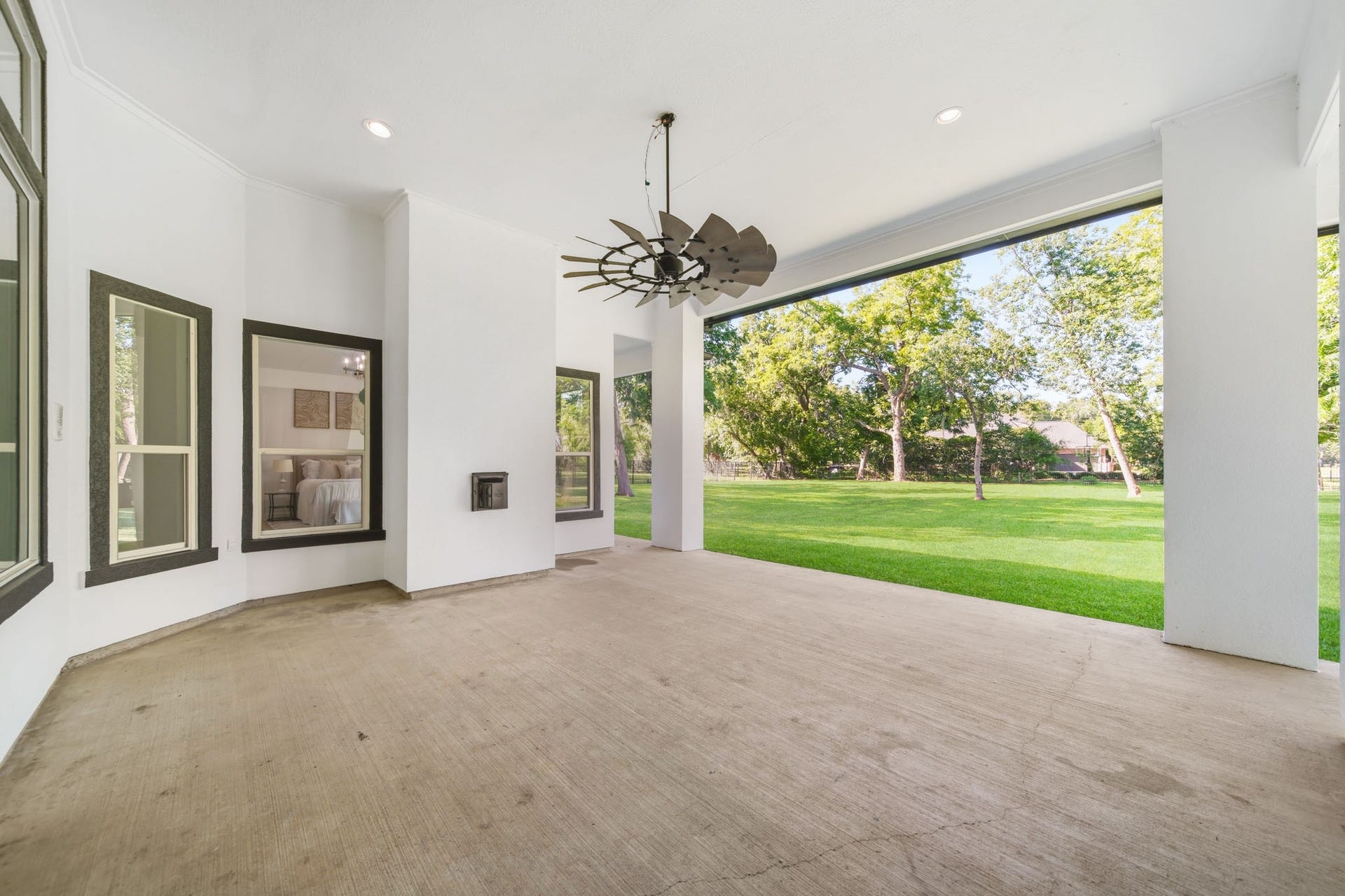 15 Bees Creek Court, Missouri City, TX 77459 Spacious COVERED PATIO is ideal for entertaining and offers the perfect setup for a future OUTDOOR KITCHEN and dining space.