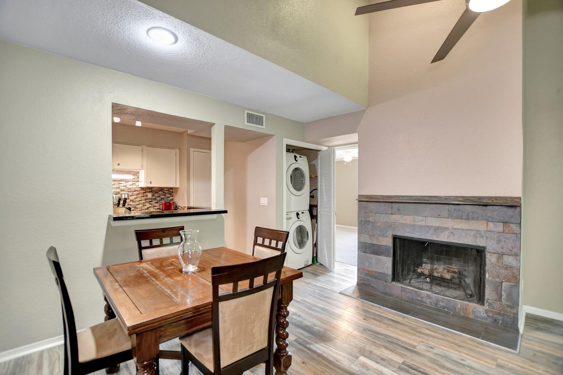 1880 White Oak Drive, #102, Houston, TX 77009 1880 White Oak Drive, #102, Houston, TX 77009