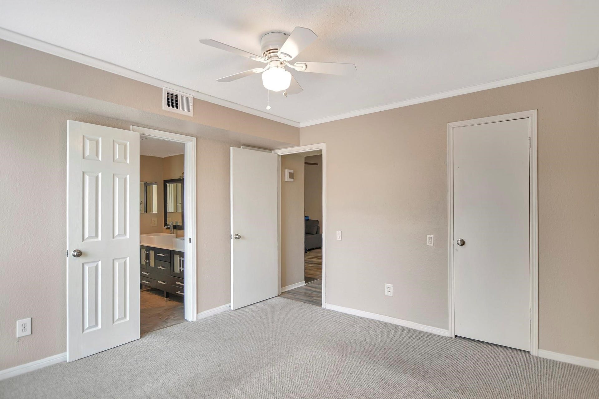 1880 White Oak Drive, #102, Houston, TX 77009 1880 White Oak Drive, #102, Houston, TX 77009
