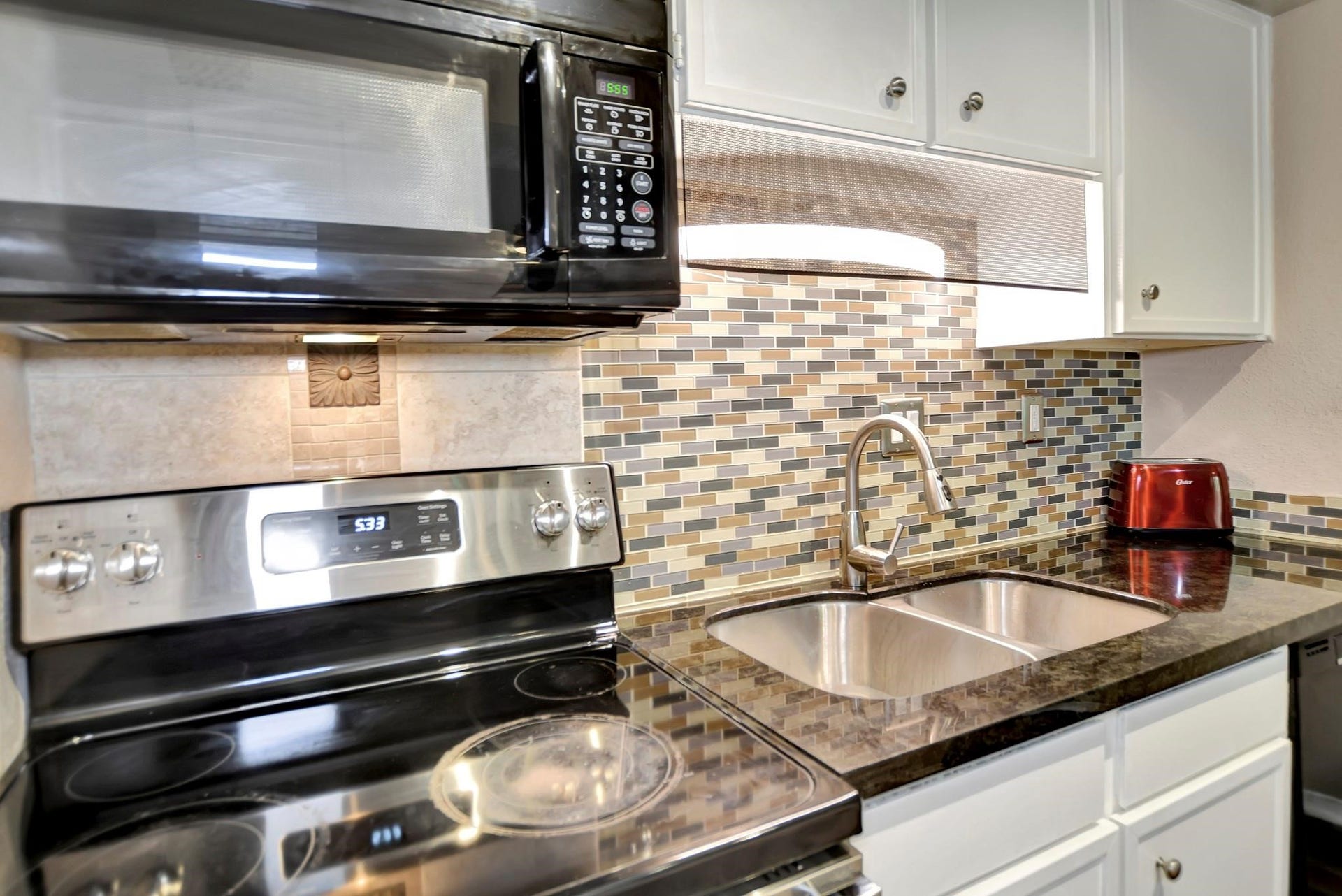1880 White Oak Drive, #102, Houston, TX 77009 1880 White Oak Drive, #102, Houston, TX 77009