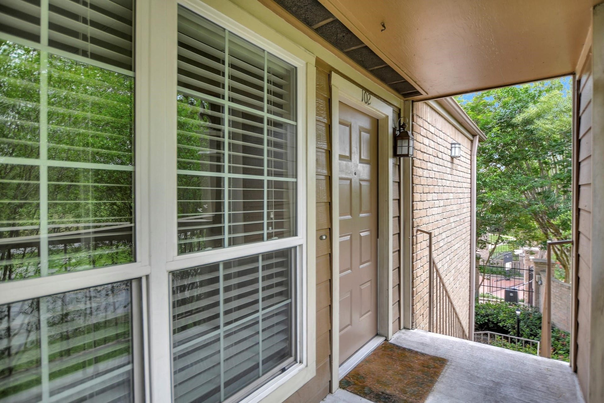 1880 White Oak Drive, #102, Houston, TX 77009 1880 White Oak Drive, #102, Houston, TX 77009