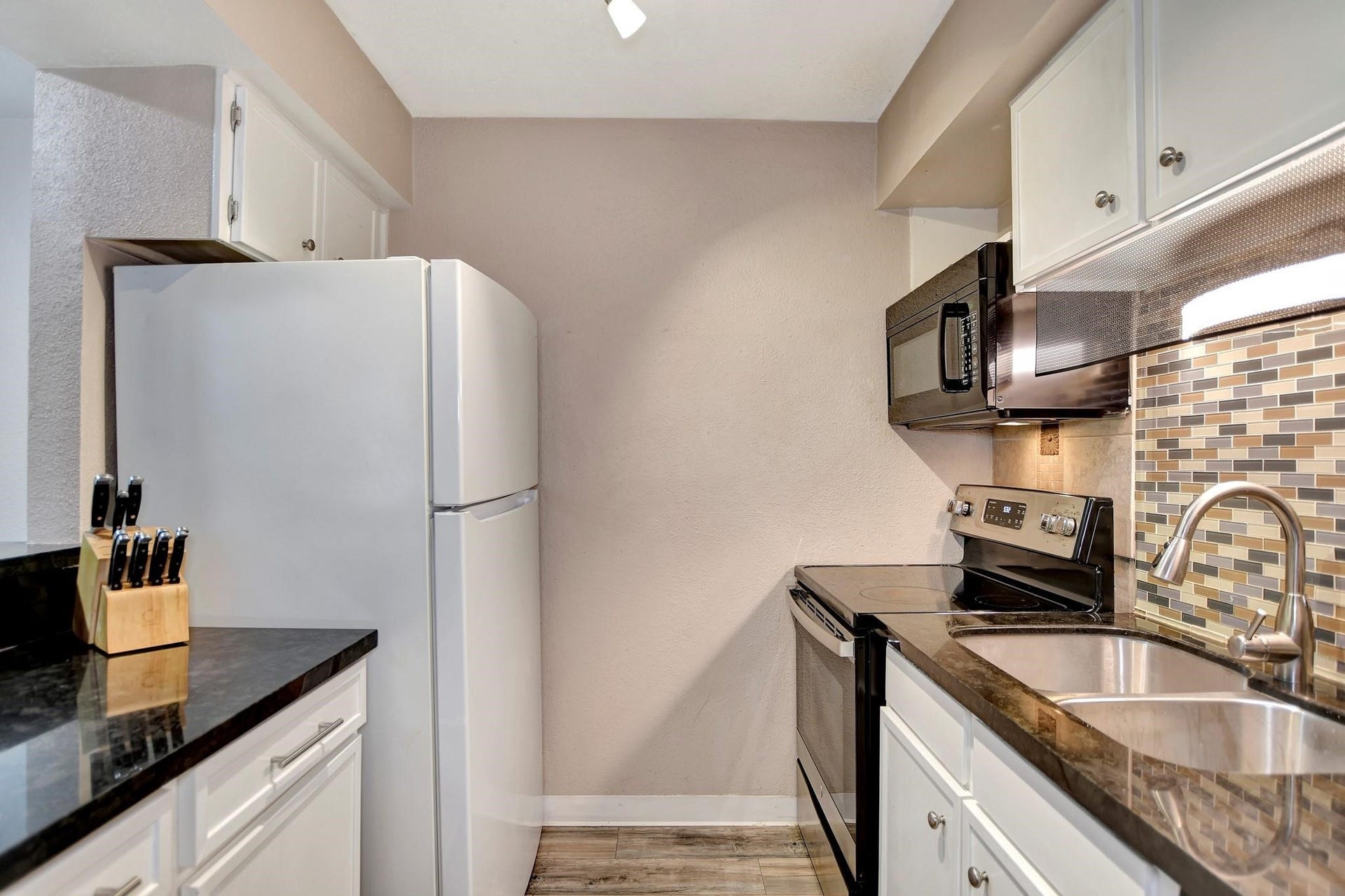 1880 White Oak Drive, #102, Houston, TX 77009 1880 White Oak Drive, #102, Houston, TX 77009