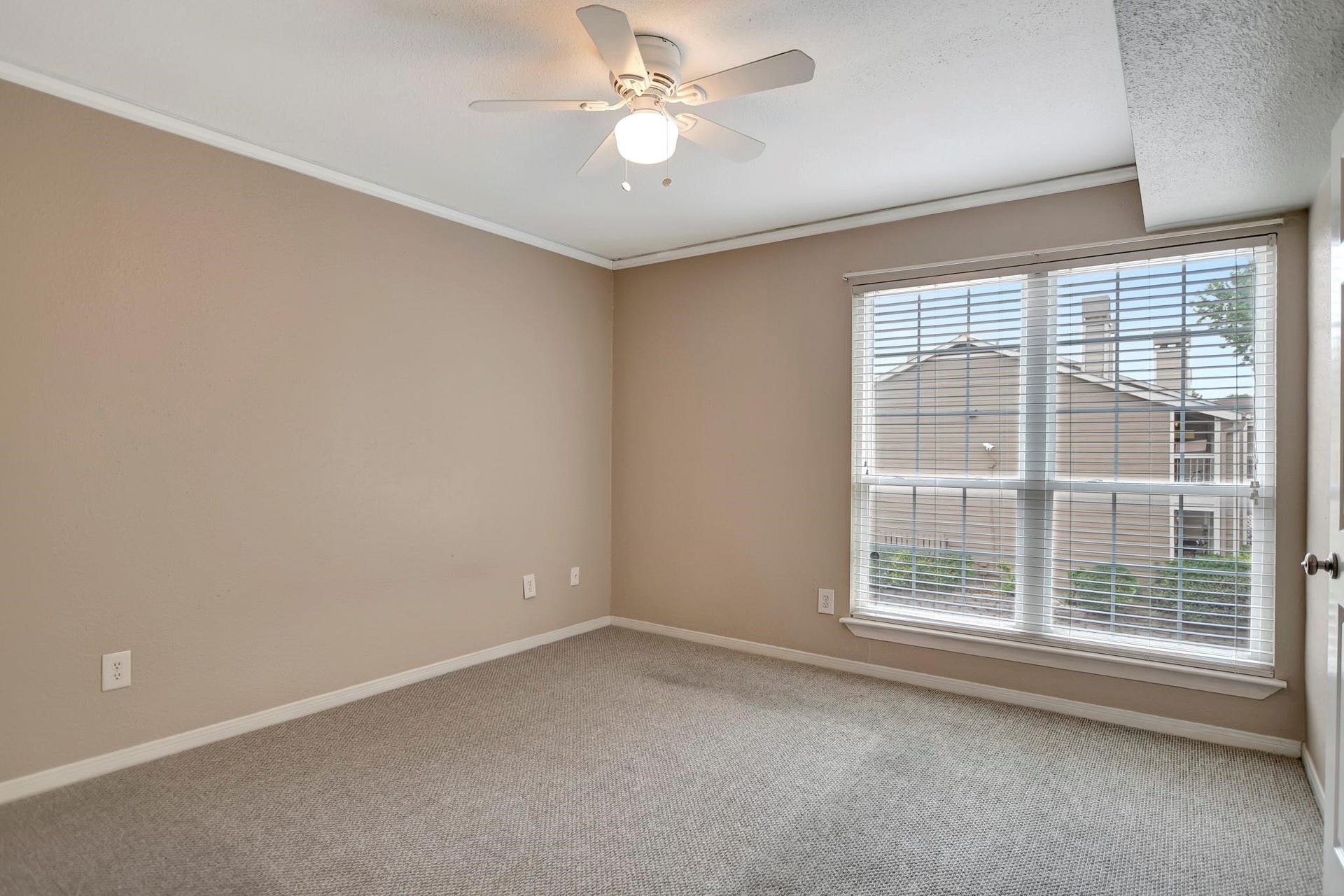 1880 White Oak Drive, #102, Houston, TX 77009 1880 White Oak Drive, #102, Houston, TX 77009