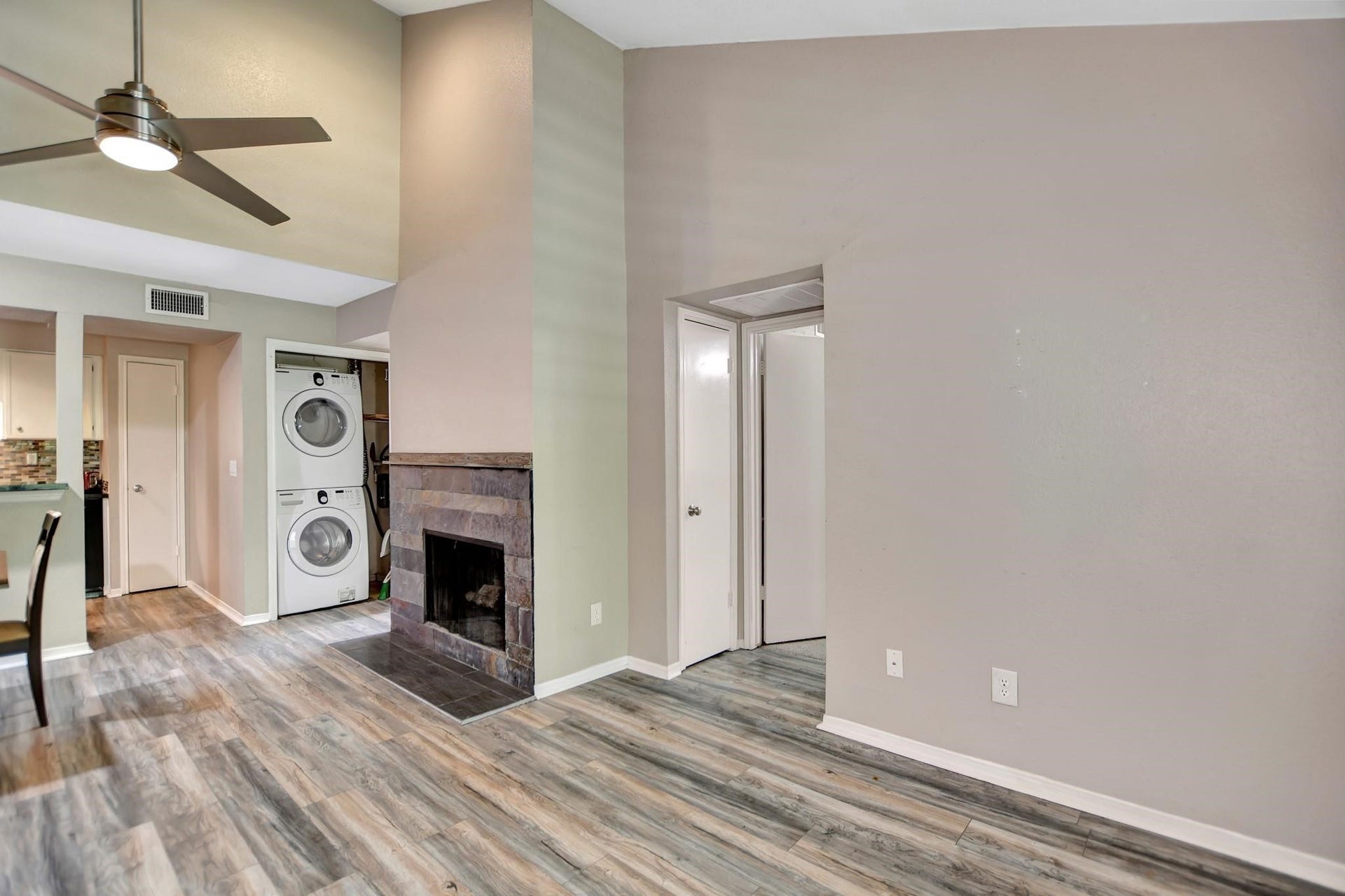1880 White Oak Drive, #102, Houston, TX 77009 1880 White Oak Drive, #102, Houston, TX 77009