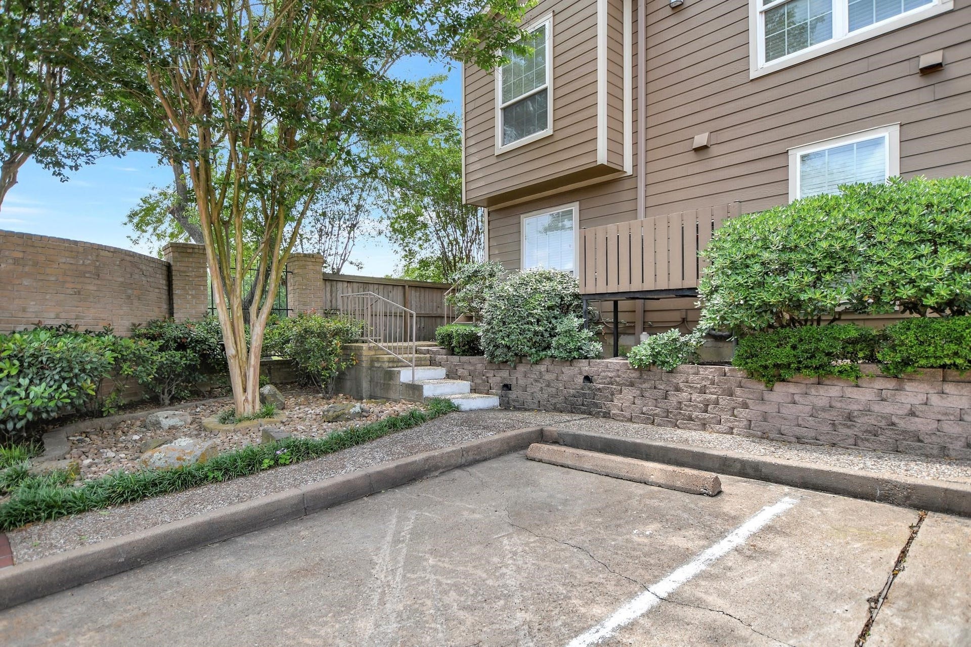 1880 White Oak Drive, #102, Houston, TX 77009 1880 White Oak Drive, #102, Houston, TX 77009
