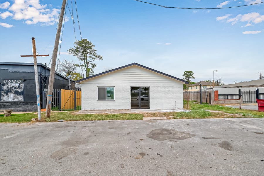 Property photo for 6507 Laura Koppe Road, Houston, TX