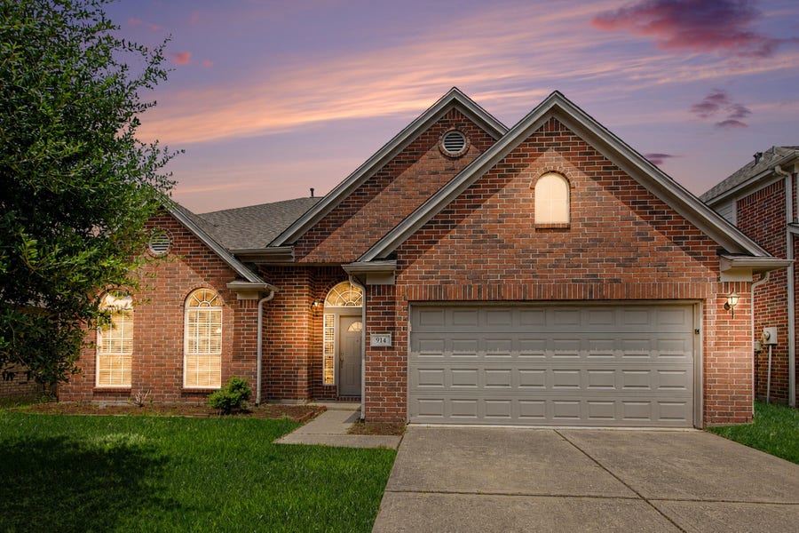Property photo for 914 Brady Bend Drive, Spring, TX