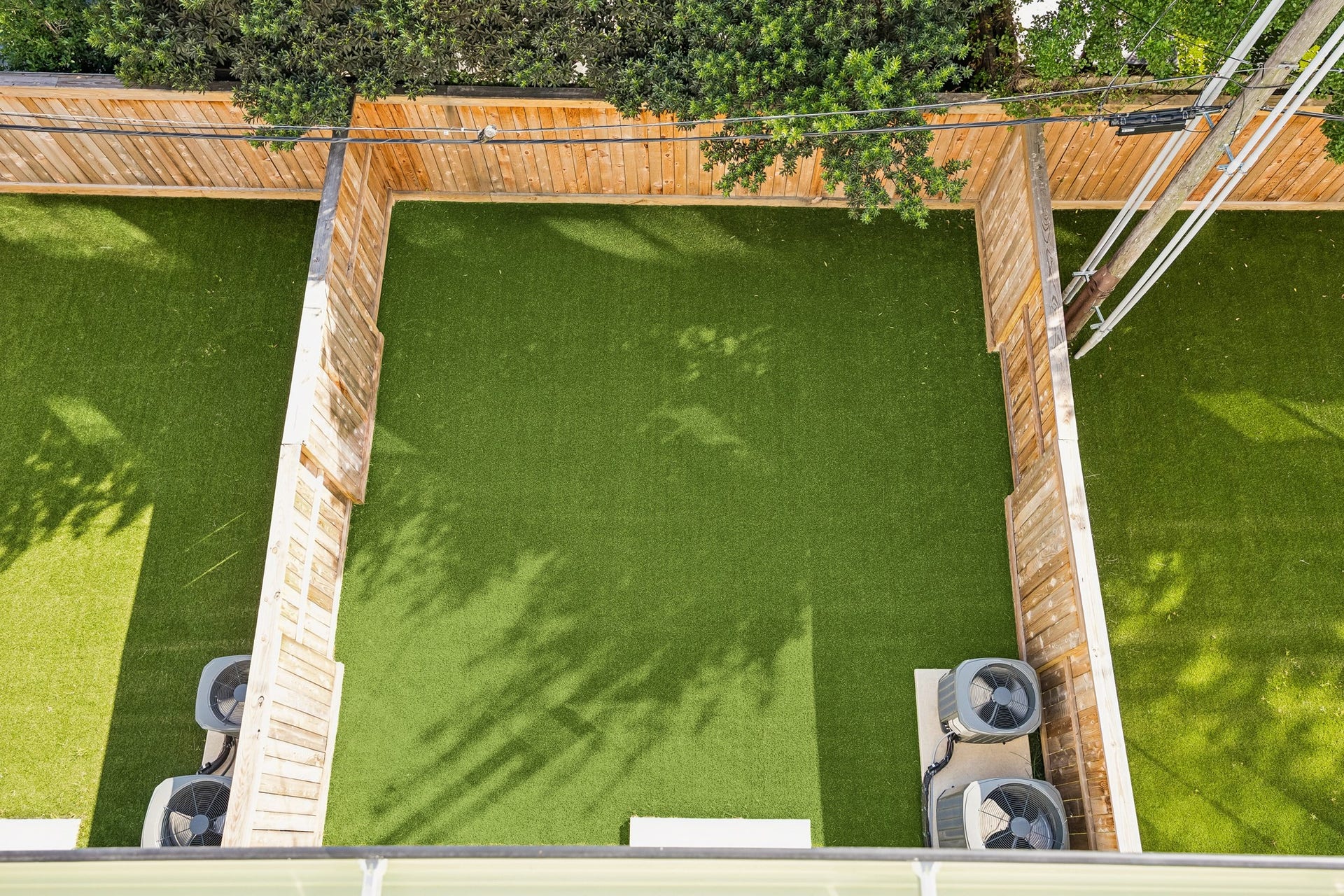 4305 Floyd Street, #B, Houston, TX 77007 Aerial view of the spacious backyard.