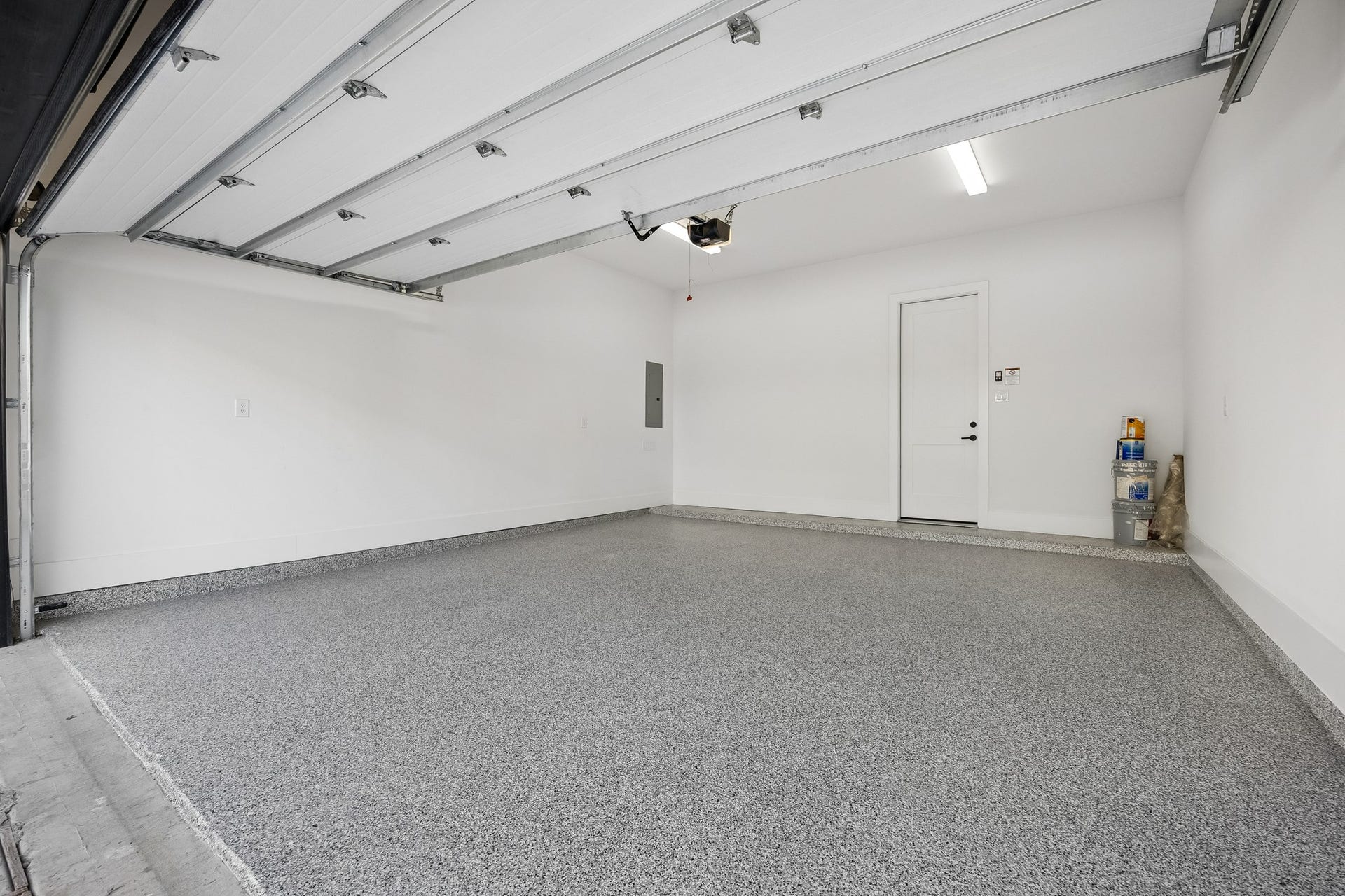 4305 Floyd Street, #B, Houston, TX 77007 2-car garage with epoxy flooring.