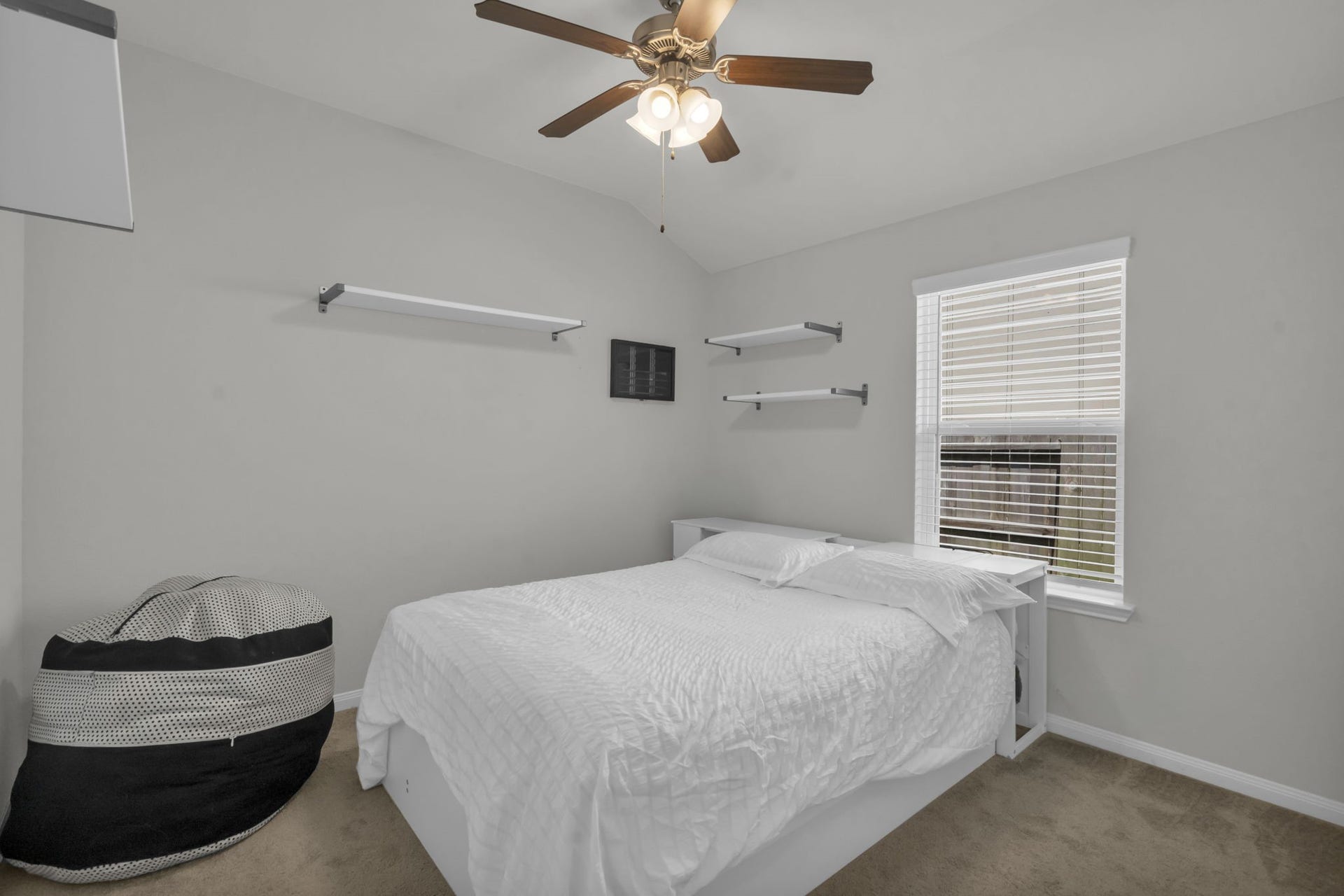 2315 Scarlett Pine Bend, Tomball, TX 77375 Secondary bedroom with great closet space.
