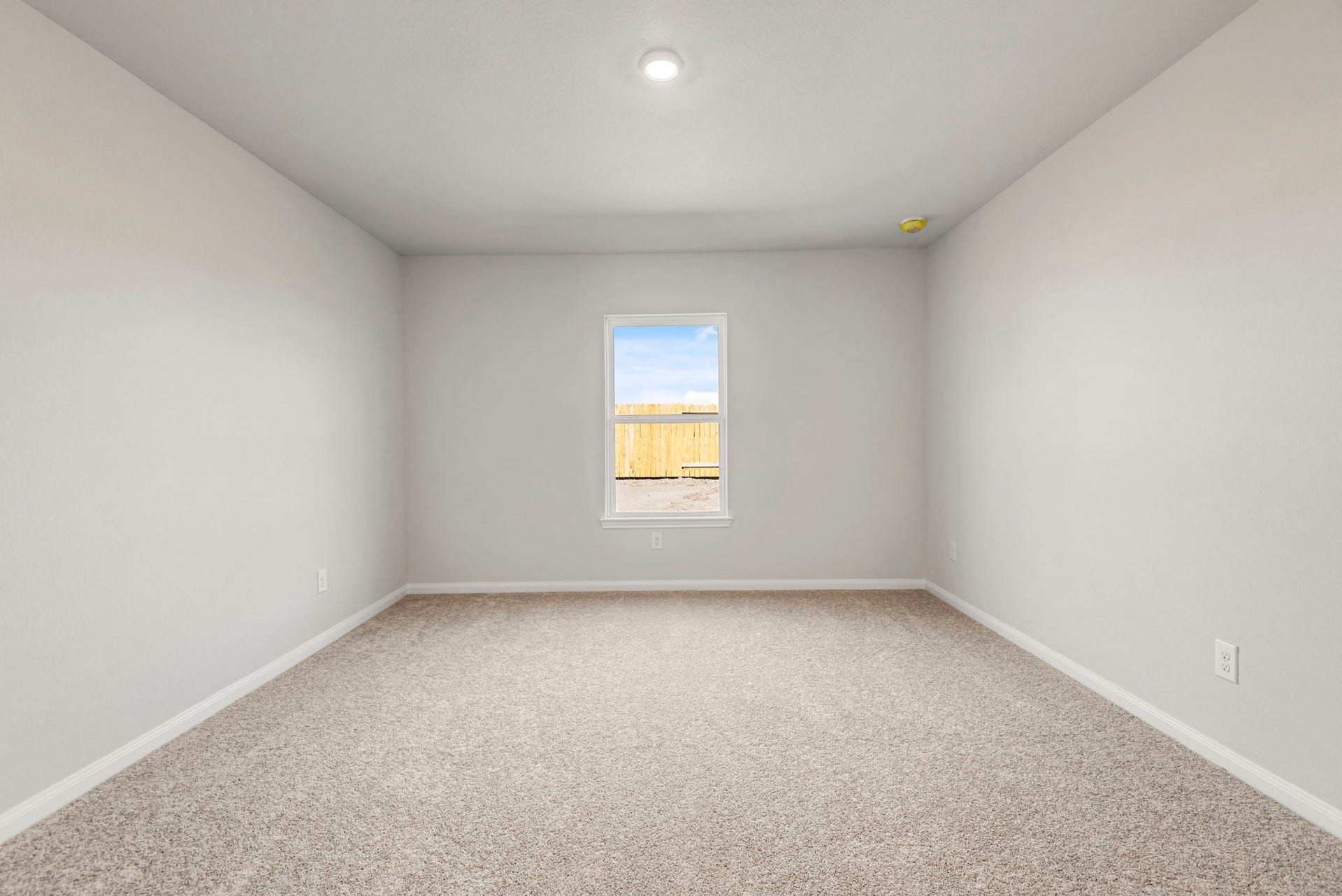 6425 Winter Elm Street, Houston, TX 77048 The primary bedroom is a great place to relax after a long day, and its large enough for the king-sized bed!