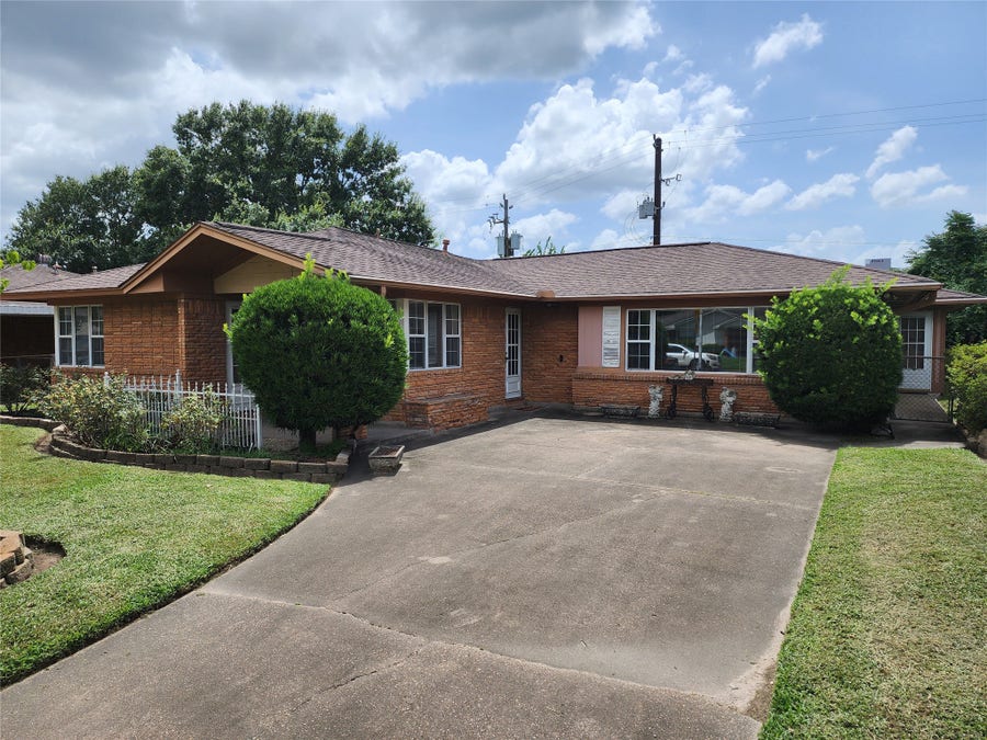 Property photo for 11319 Walk Drive, Houston, TX