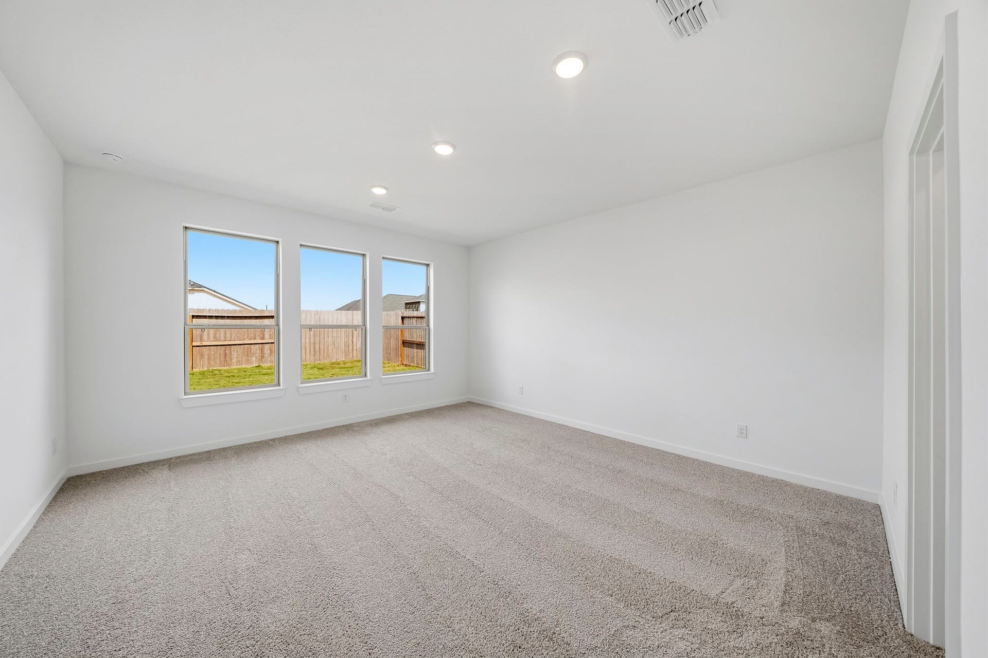 4518 Sunny Hazel Lane, Fulshear, TX 77441 Relaxing Main Bedroom Retreat Overlooking the Peaceful Backyard