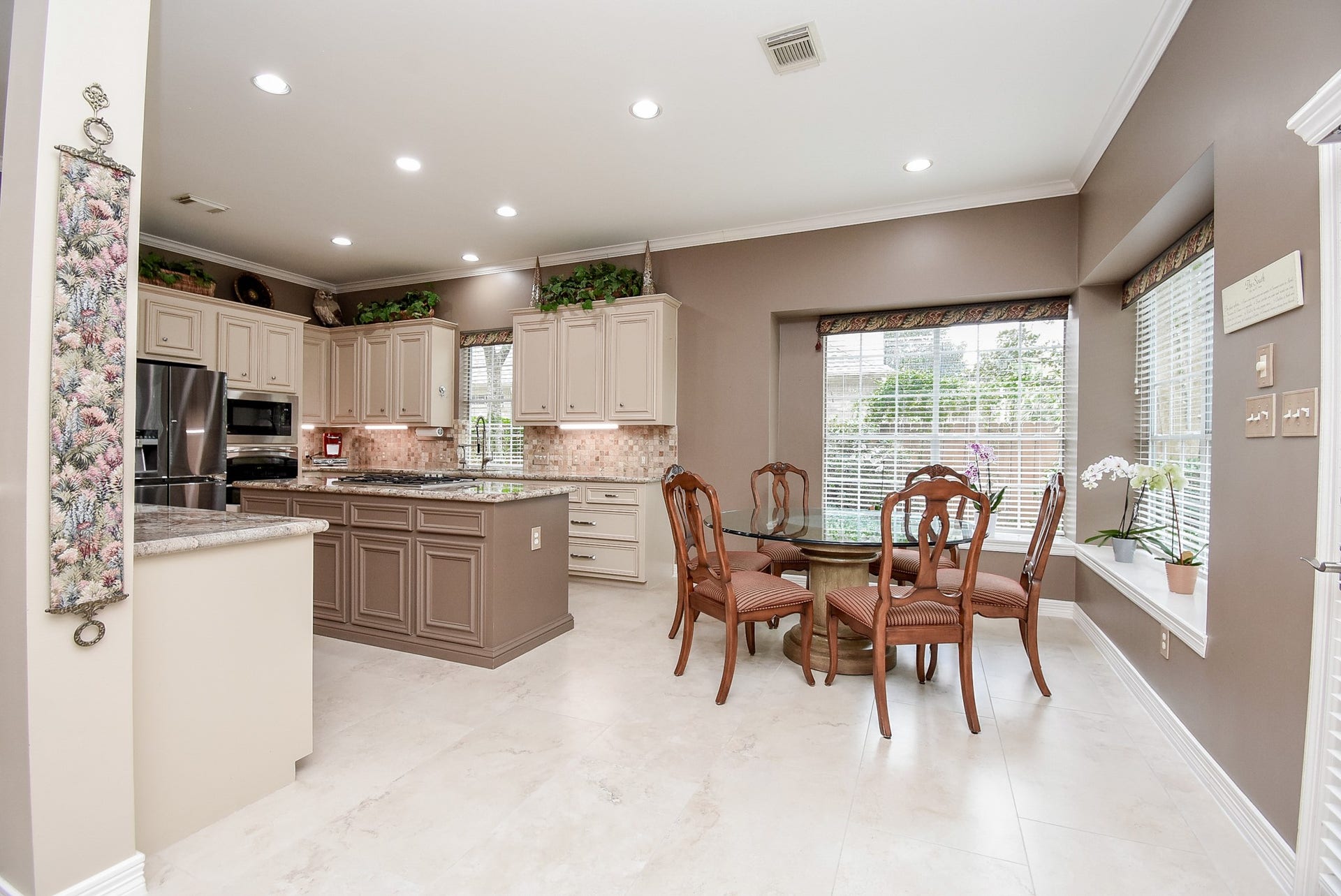 7514 Guinevere Drive, Sugar Land, TX 77479 7514 Guinevere Drive, Sugar Land, TX 77479
