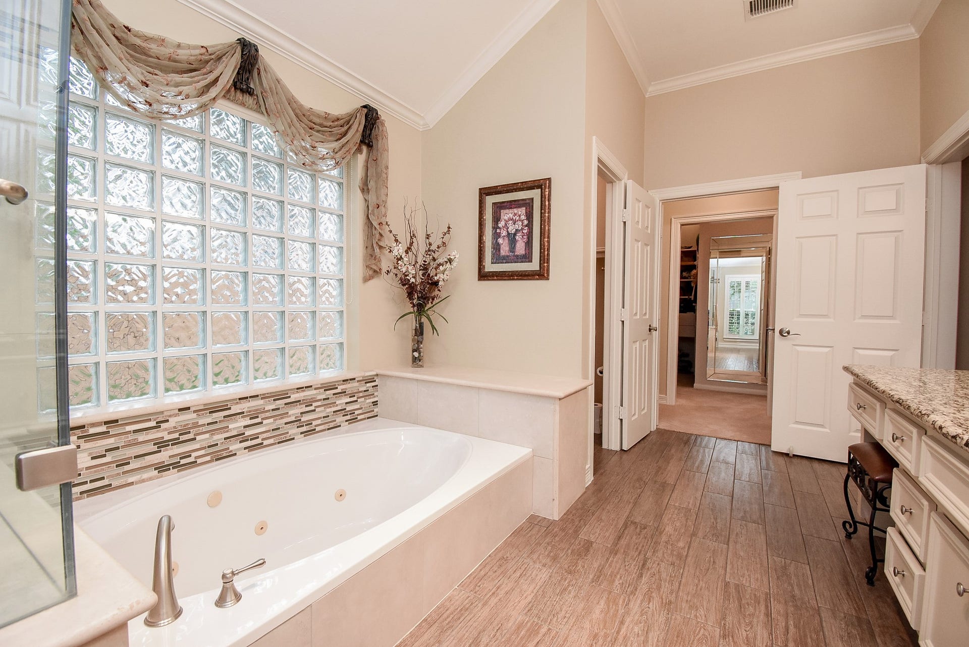 7514 Guinevere Drive, Sugar Land, TX 77479 7514 Guinevere Drive, Sugar Land, TX 77479