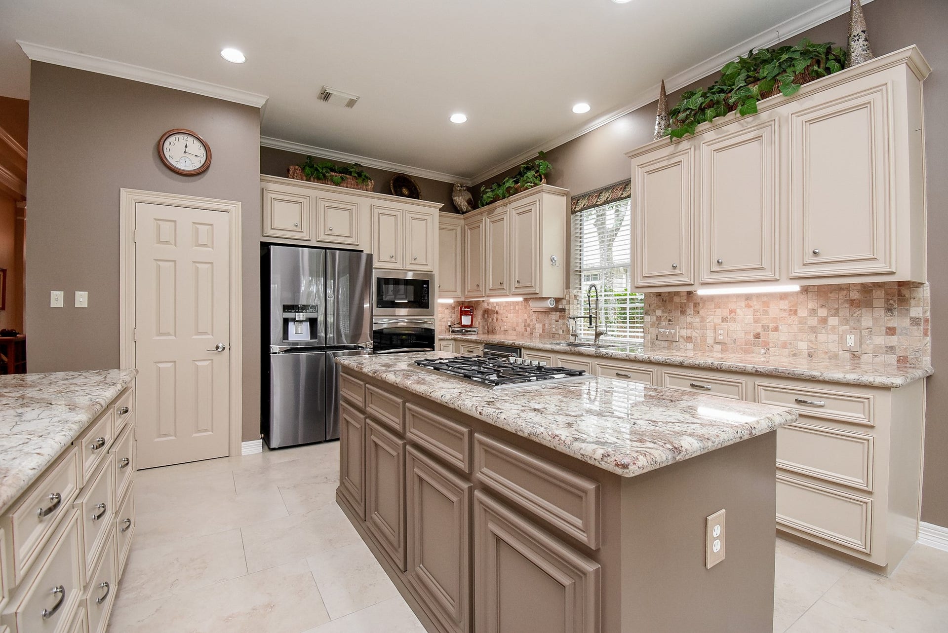 7514 Guinevere Drive, Sugar Land, TX 77479 7514 Guinevere Drive, Sugar Land, TX 77479