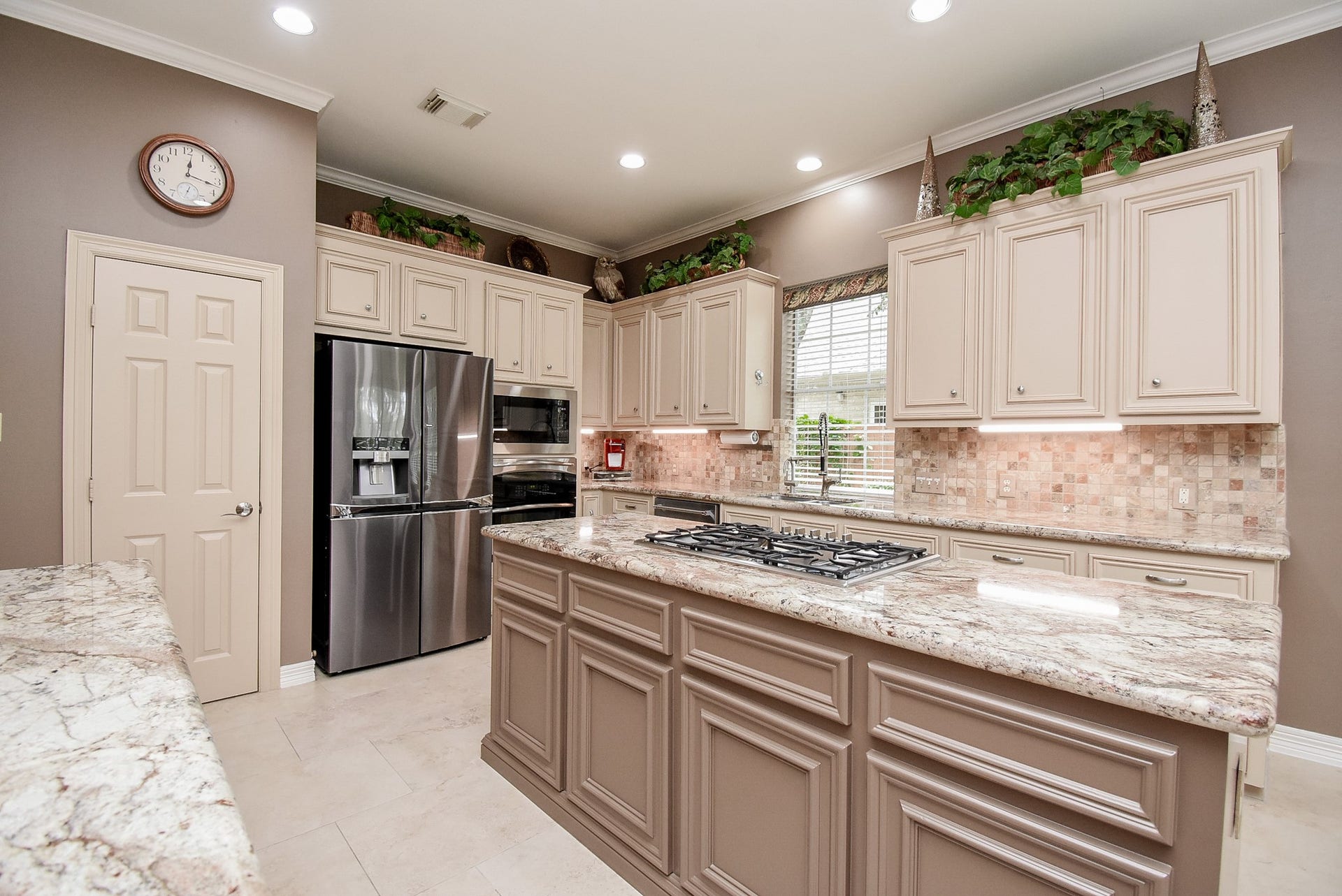 7514 Guinevere Drive, Sugar Land, TX 77479 7514 Guinevere Drive, Sugar Land, TX 77479