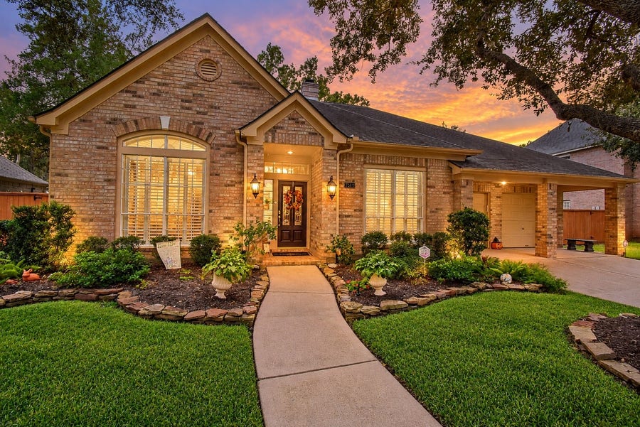 Property photo for 7514 Guinevere Drive, Sugar Land, TX
