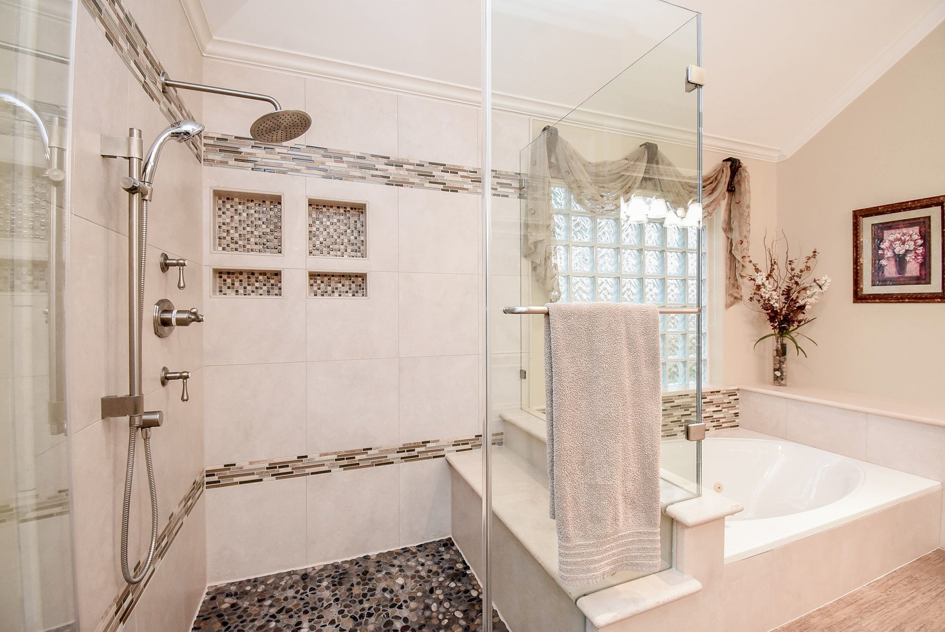7514 Guinevere Drive, Sugar Land, TX 77479 7514 Guinevere Drive, Sugar Land, TX 77479