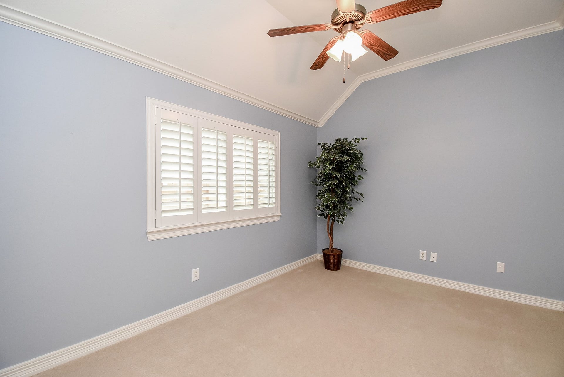7514 Guinevere Drive, Sugar Land, TX 77479 7514 Guinevere Drive, Sugar Land, TX 77479