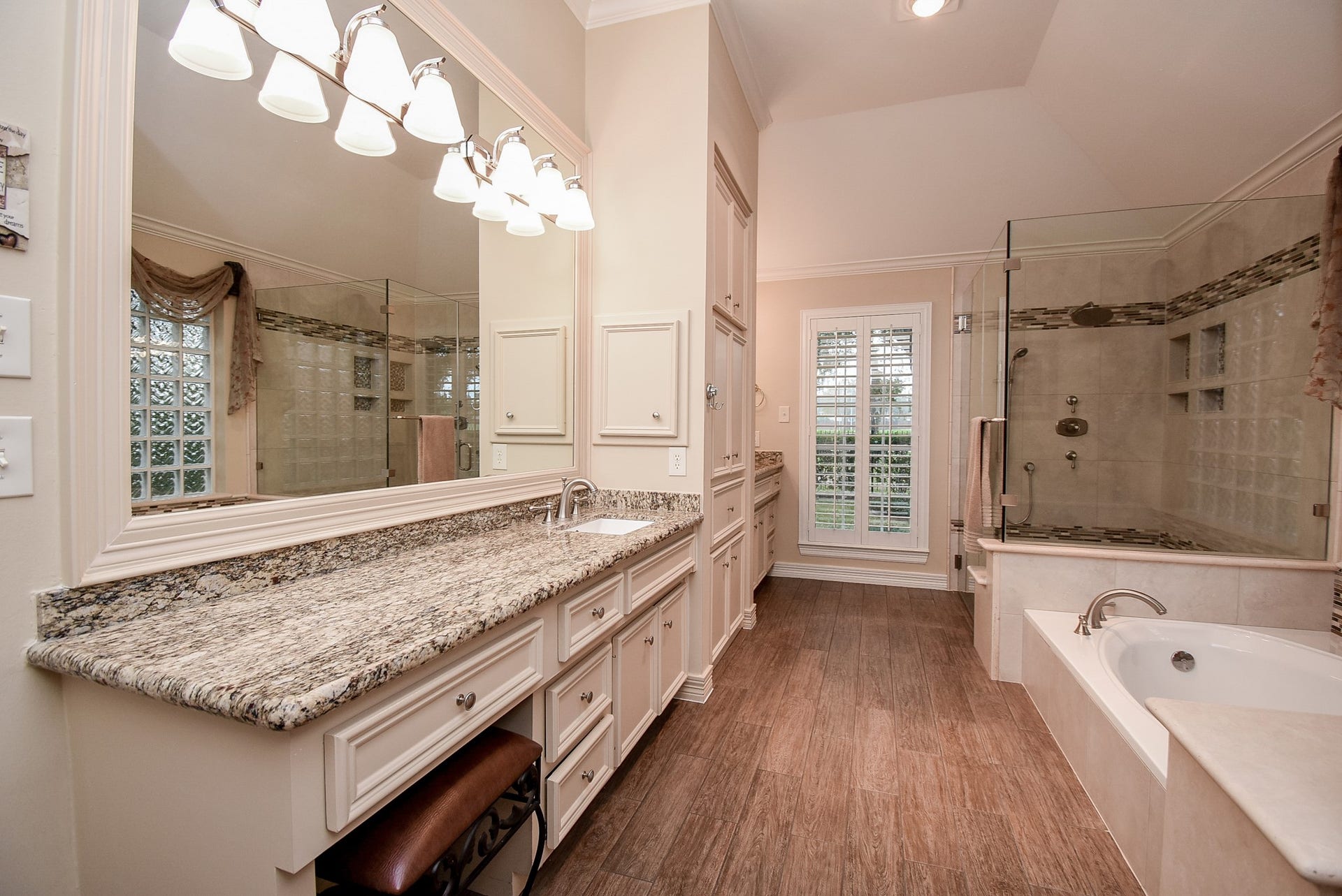 7514 Guinevere Drive, Sugar Land, TX 77479 7514 Guinevere Drive, Sugar Land, TX 77479