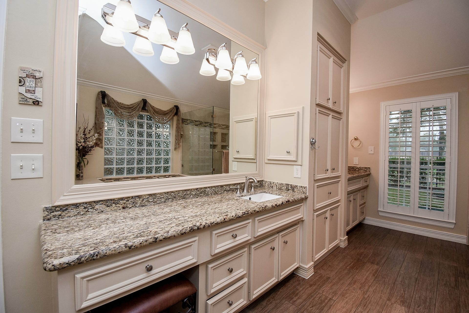 7514 Guinevere Drive, Sugar Land, TX 77479 7514 Guinevere Drive, Sugar Land, TX 77479