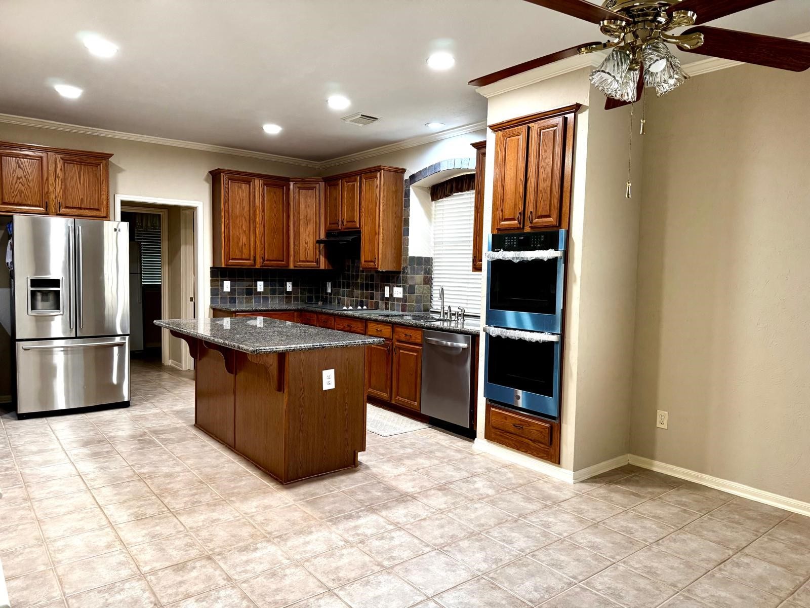 22902 Greenrush Drive, Katy, TX 77494 NEW STAINLESS STEEL DOUBLE OVENS & DISHWASHER READY FOR THE CHEF