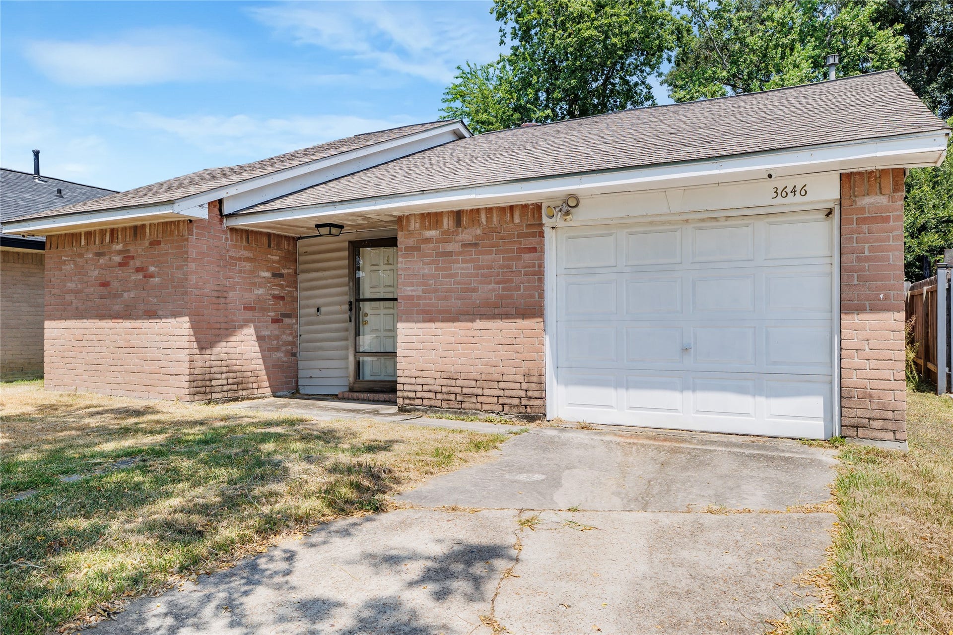 3646 Yorkingham Drive, Houston, TX 77066 Welcome to 3646 Yorkingham Drive.