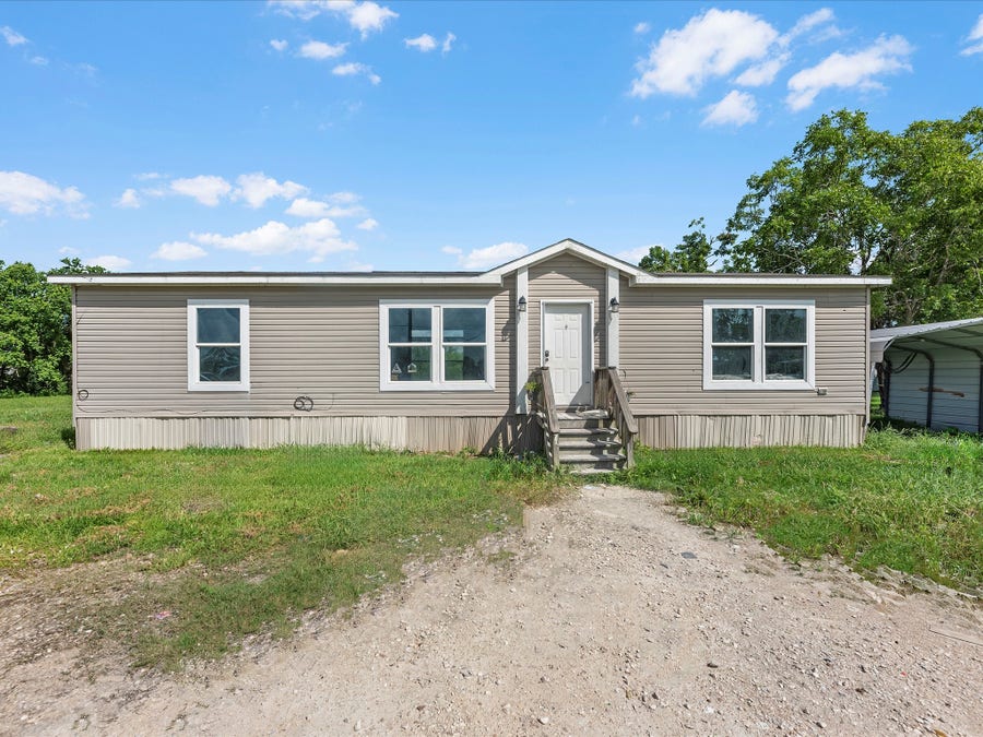 Property photo for 6608 County Road 167, Alvin, TX