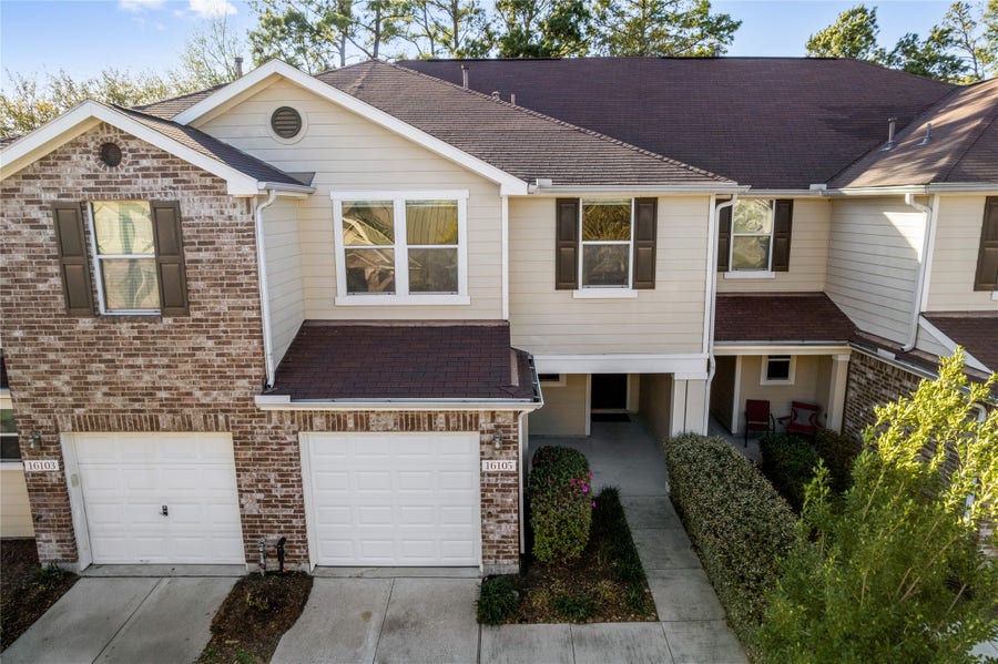 Property photo for 16105 Sweetwater Fields Lane, Tomball, TX